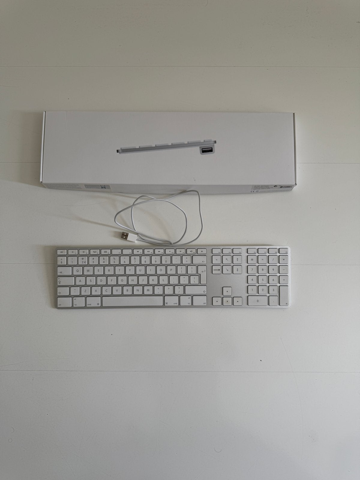 Apple Magic Keyboard, Computers en Software, Ophalen of Verzenden, Zo goed als nieuw, Qwerty, Numeriek gedeelte