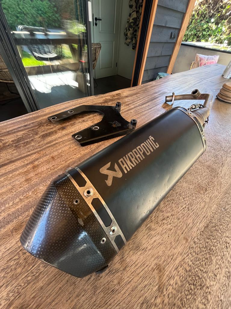 Akrapovic  uitlaatsysteem black/carbon voor vespa sprint, Ophalen of Verzenden, Nieuw, Uitlaat, Vespa
