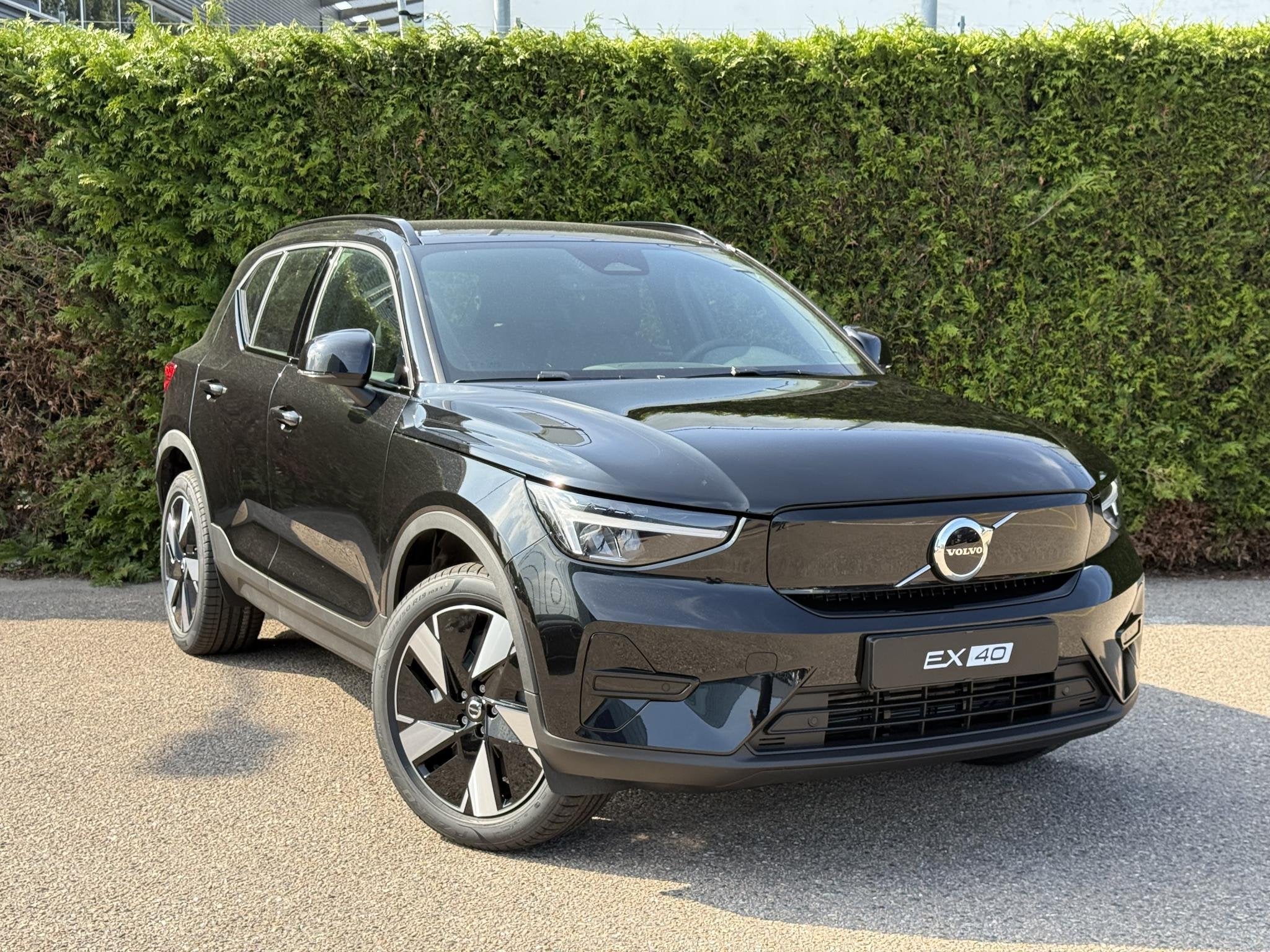 Volvo EX40 Single Motor Extended Range Plus Europa 82 kWh, Auto's, Volvo, Automaat, Huisgarantie, Zwart, SUV of Terreinwagen