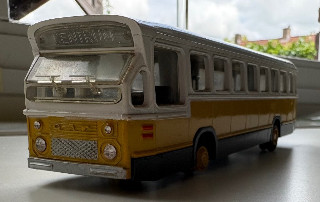 Daf citybus no. 38, Hobby en Vrije tijd, Modelauto's | 1:50, Ophalen of Verzenden, Gebruikt, Bus of Vrachtwagen, Lion Toys