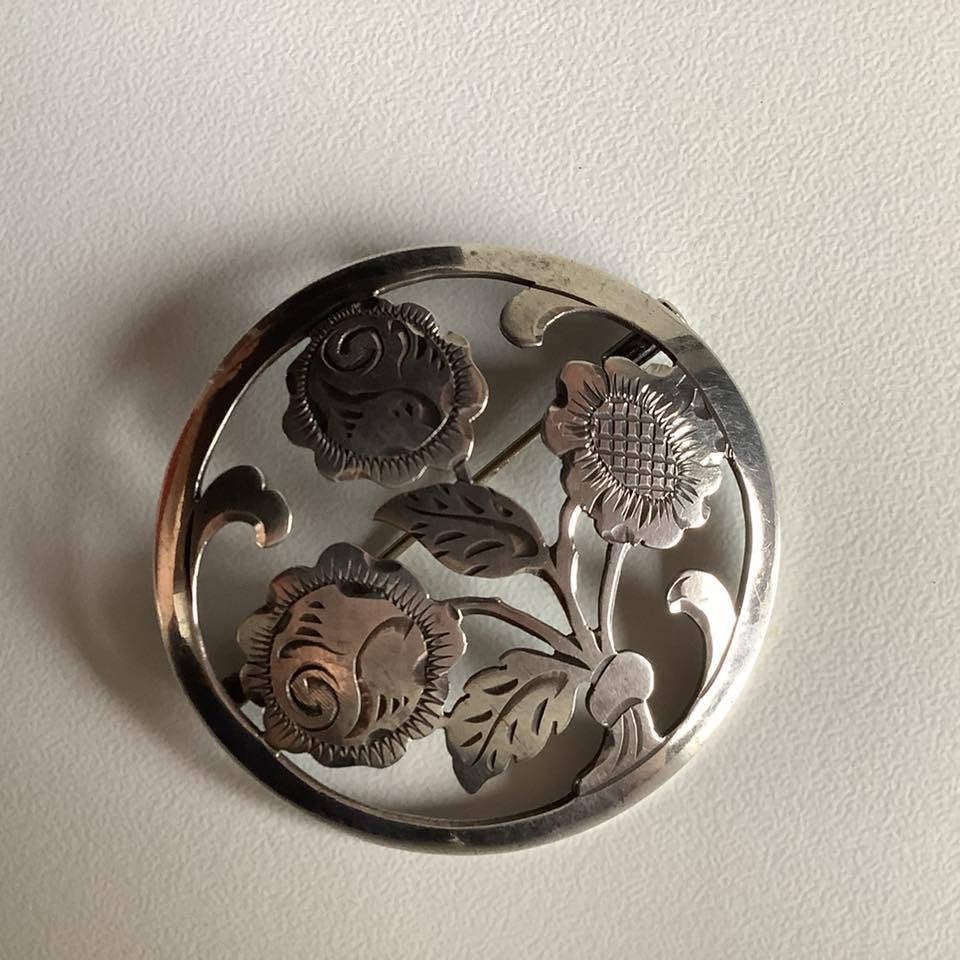 Duitse zilveren art nouveau broche met bloemen, 4 tot 7 cm, Ophalen of Verzenden, Zo goed als nieuw, Zilver