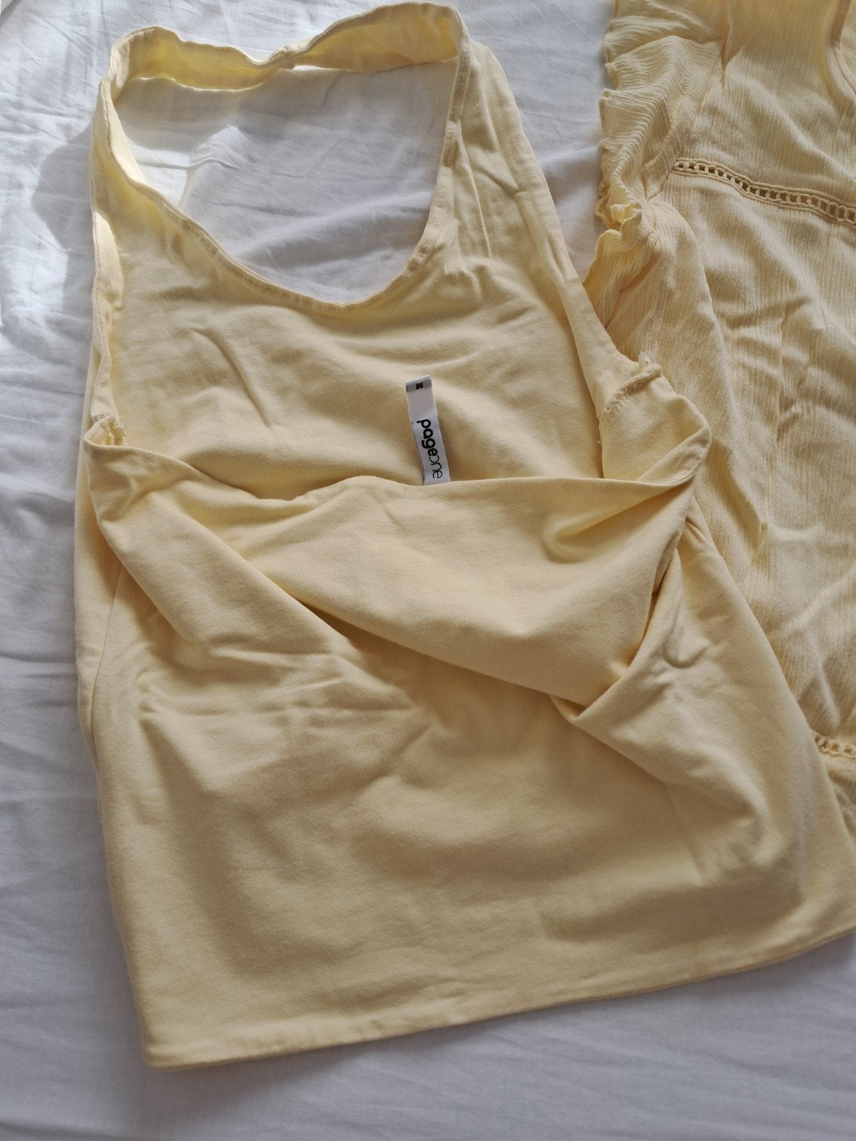 Leuk geel setje, topje en shirt, maat M en 38, Ophalen of Verzenden