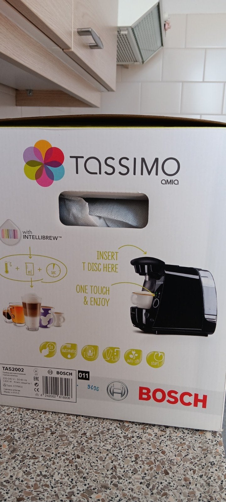 Tassimo Amia Koffiemachine - Nieuw in doos, Ophalen of Verzenden, 2 tot 4 kopjes, Koffiepads en cups, Afneembaar waterreservoir