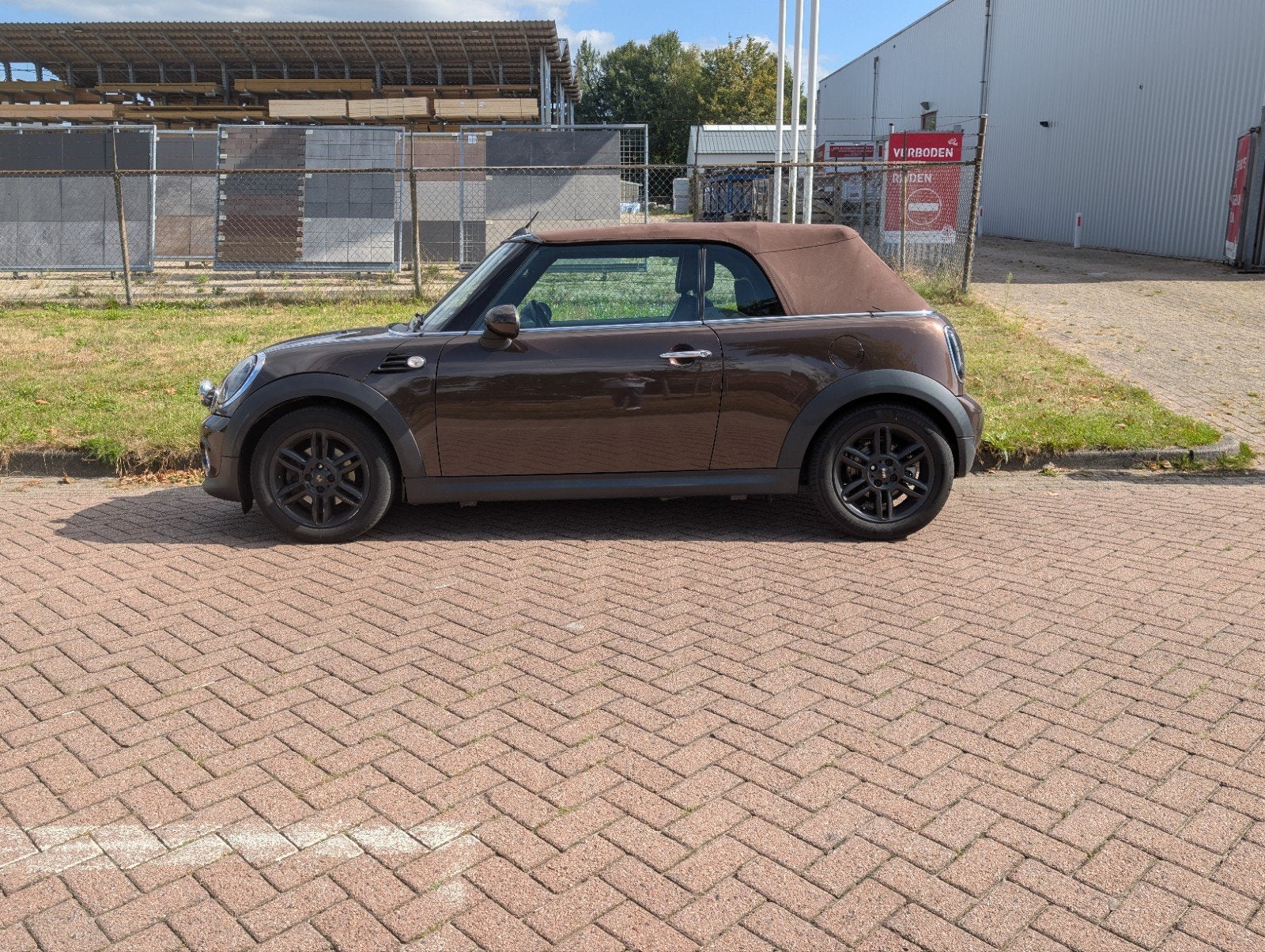 Mini 1.6 Cooper cabrio 2010 Bruin, 4 cilinders, 4 stoelen, Handgeschakeld, Particulier