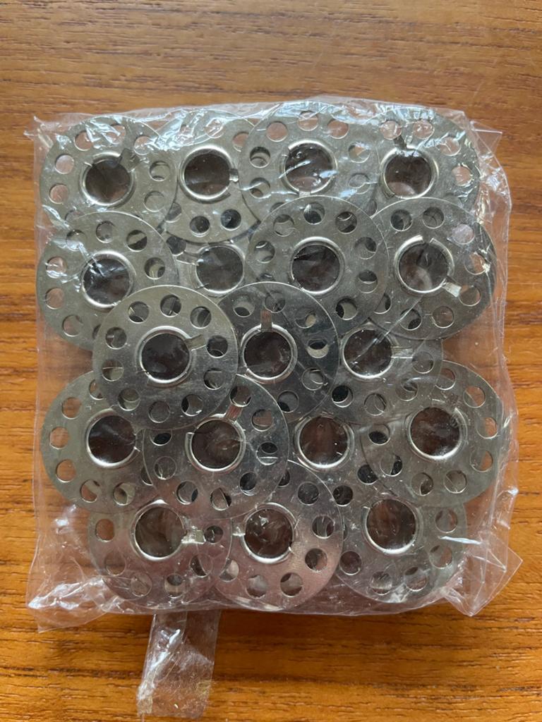 18 stuks metalen spoeltjes voor naaimachine, Ophalen of Verzenden, Nieuw, Toebehoren, Overige merken