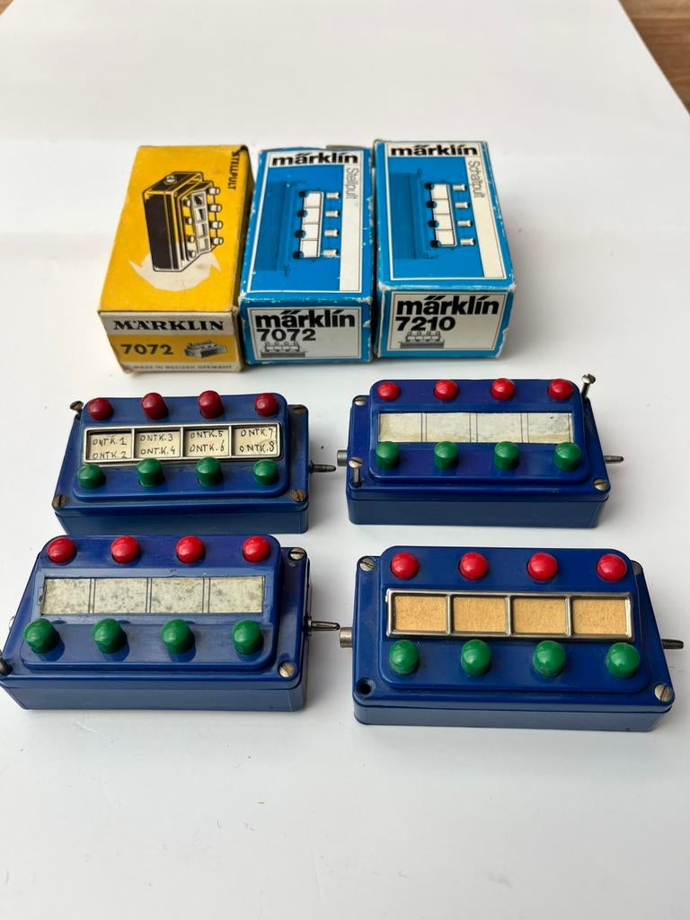 Märklin H0 schakelkastjes 7072 & 7210 – 4 stuks –, Wisselstroom, Rails, Ophalen of Verzenden, Zo goed als nieuw