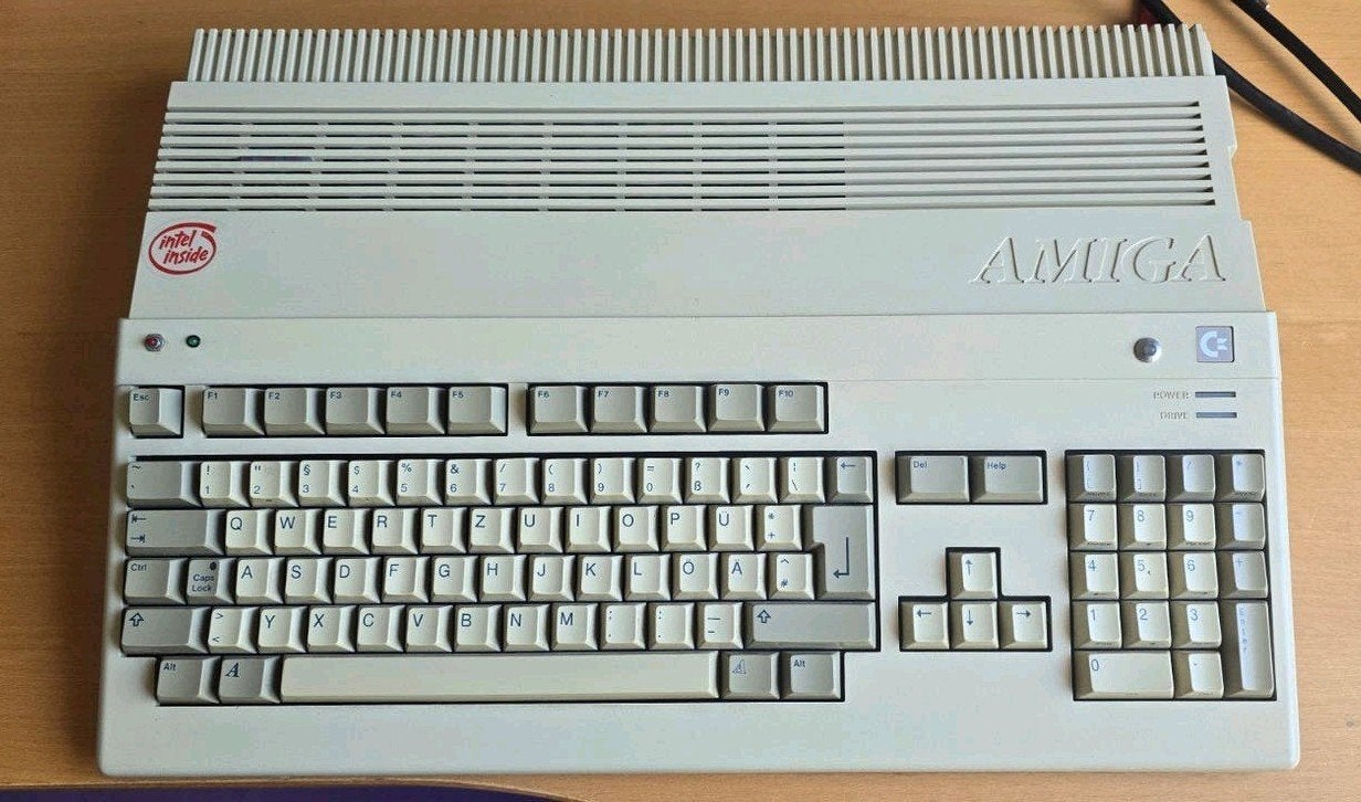 Amiga 500 - Computer met 1.5MB RAM uitbreiding (defecten), Computers en Software, Ophalen of Verzenden, Amiga