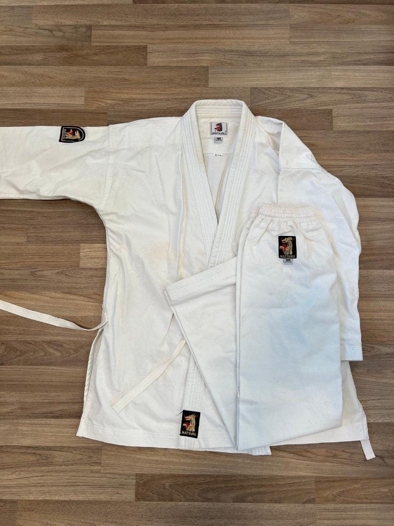 Karatepak Matsuru (180) Dikke kwaliteit / Gevorderden (3/3), Gebruikt, Verzenden, Maat XL, Vechtsportpak