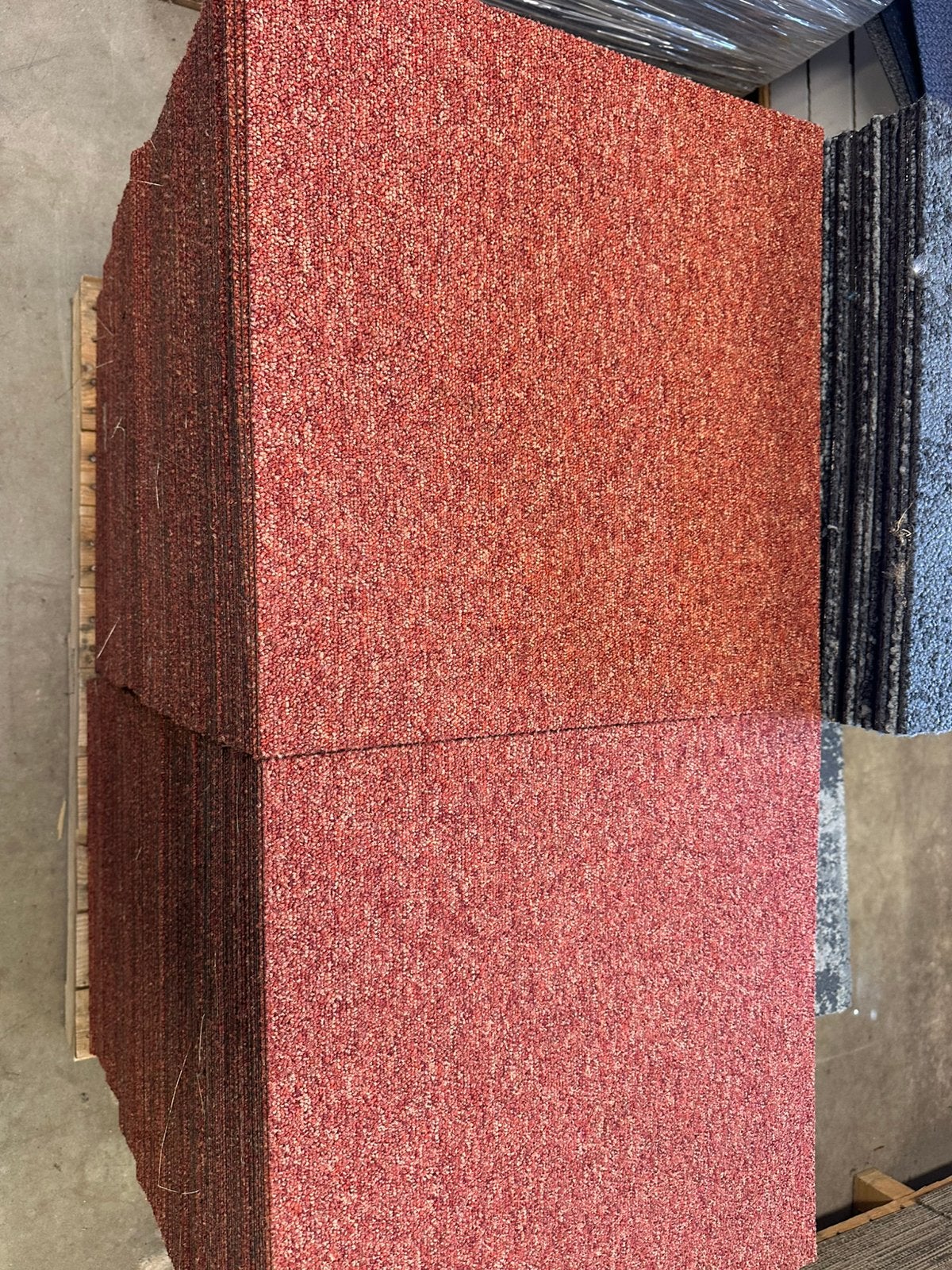 Tapijttegels rood 50x50 cm desso 80m2, Huis en Inrichting, Stoffering | Vloerbedekking, Ophalen, Q, 75 m² of meer, Q