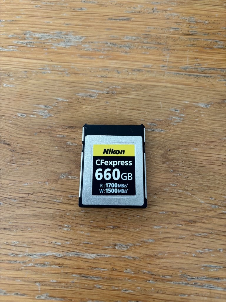 Nikon CFexpress 660GB, Audio, Tv en Foto, Fotografie | Geheugenkaarten, CFexpress Type B, Zo goed als nieuw, Fotocamera, Geschikt voor 8k video