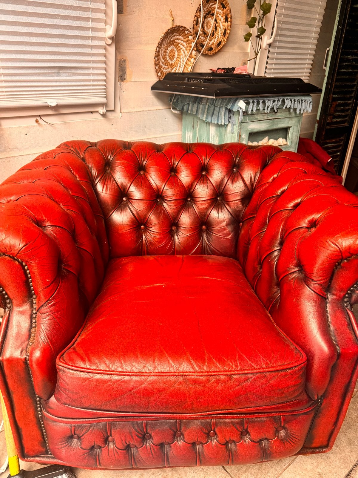 Chesterfield fauteuil 3 stuks en tweezitsbank rood leer, Ophalen, Gebruikt, Drie, Chesterfield