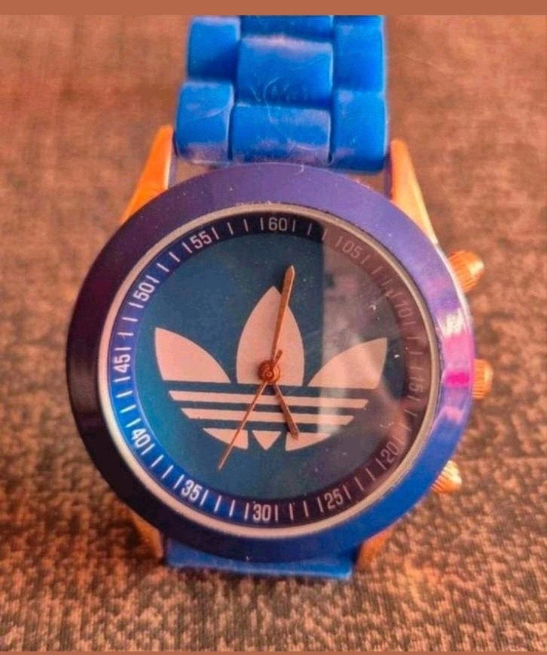 Leuk Adidas kinderhorloge in blauw., Ophalen of Verzenden, Zo goed als nieuw, Blauw, Jongen of Meisje