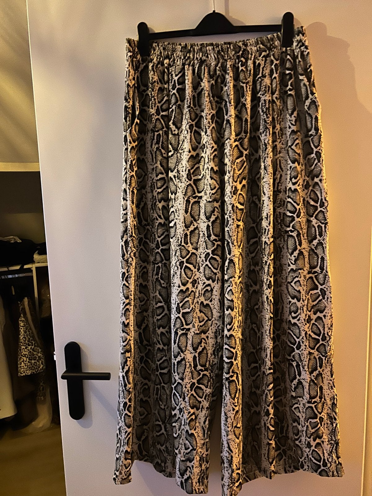 Most Wanted Broek Slangenprint Maat 3XL, Kleding | Dames, Broeken en Pantalons, Maat 46/48 (XL) of groter, Zo goed als nieuw, Lang