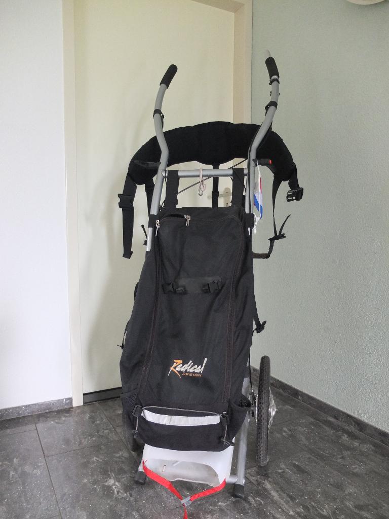 wandelkar Radical design Wheelie  geremd, Ophalen, Gebruikt, Rugzak