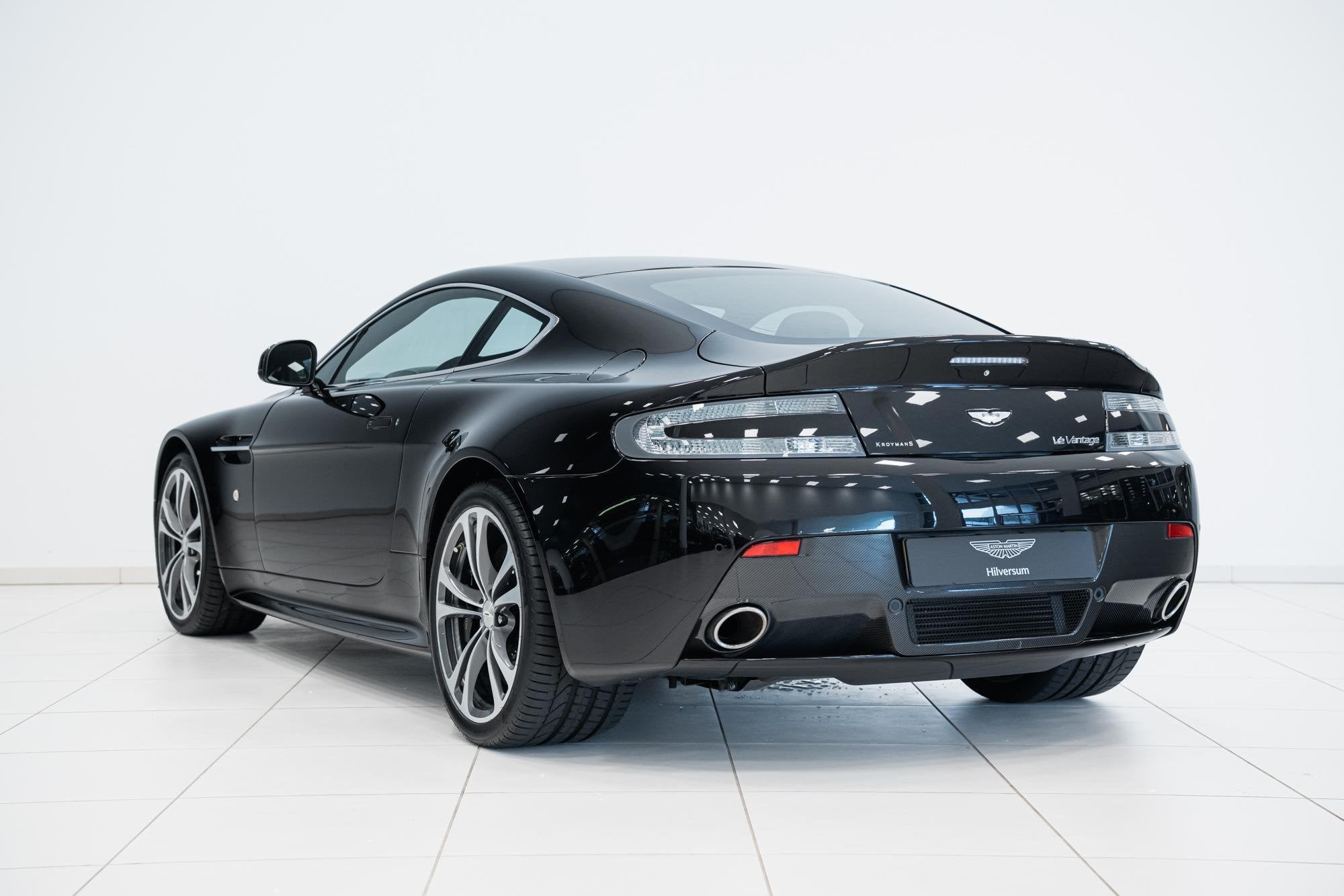 Aston Martin V12 Vantage | Manual | First Owner | NL Auto |, Auto's, Aston Martin, Euro 5, Achterwielaandrijving, Gebruikt, Automatische klimaatregeling