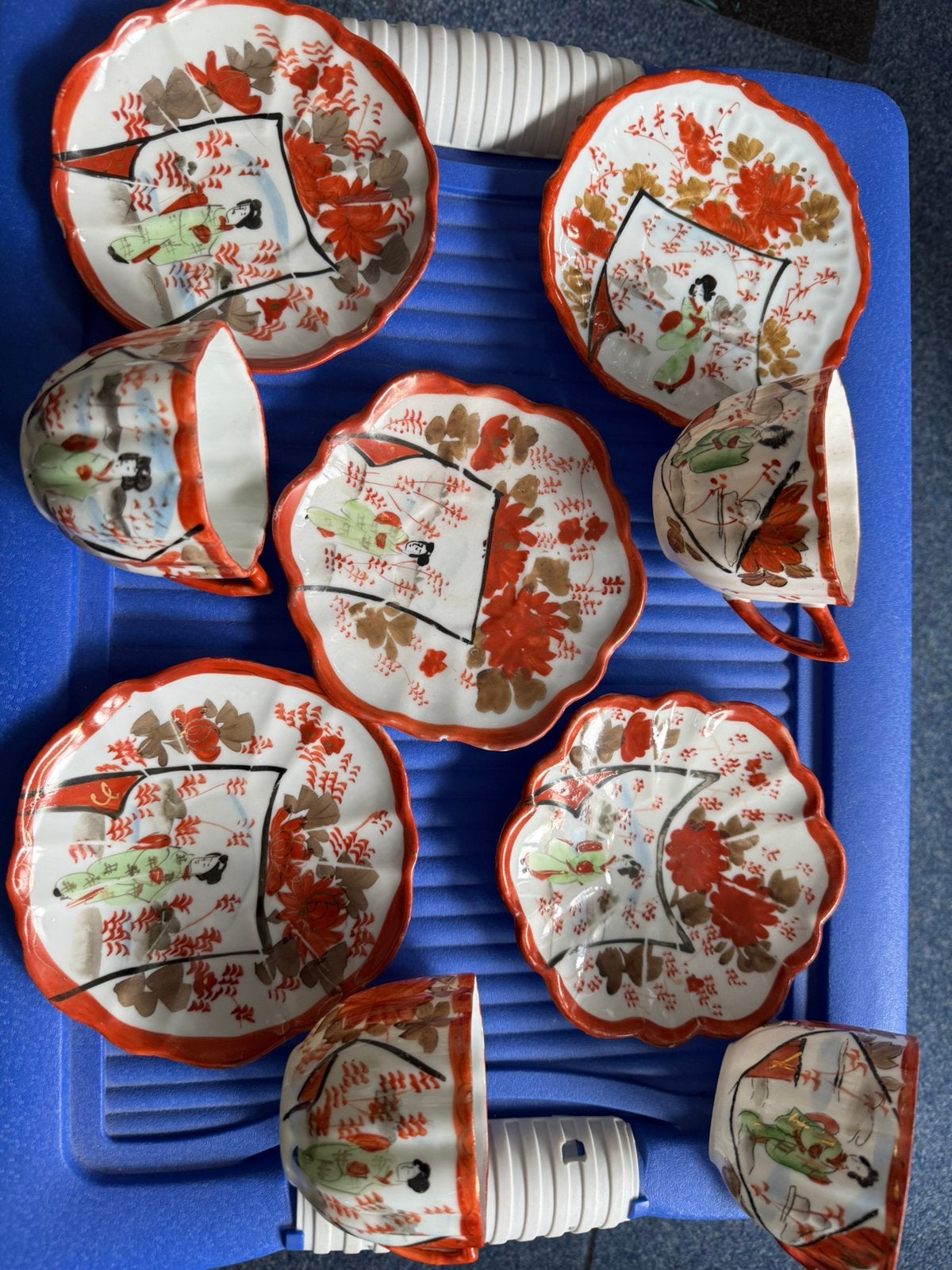Chinees porselein theeservies, Ophalen