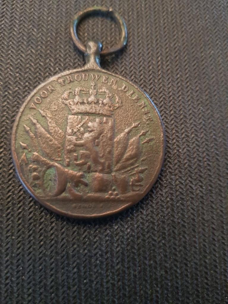 Mooie militaire insigne nr 1, Verzamelen, Militaria | Tweede Wereldoorlog, Ophalen of Verzenden, Nederland, Embleem of Badge