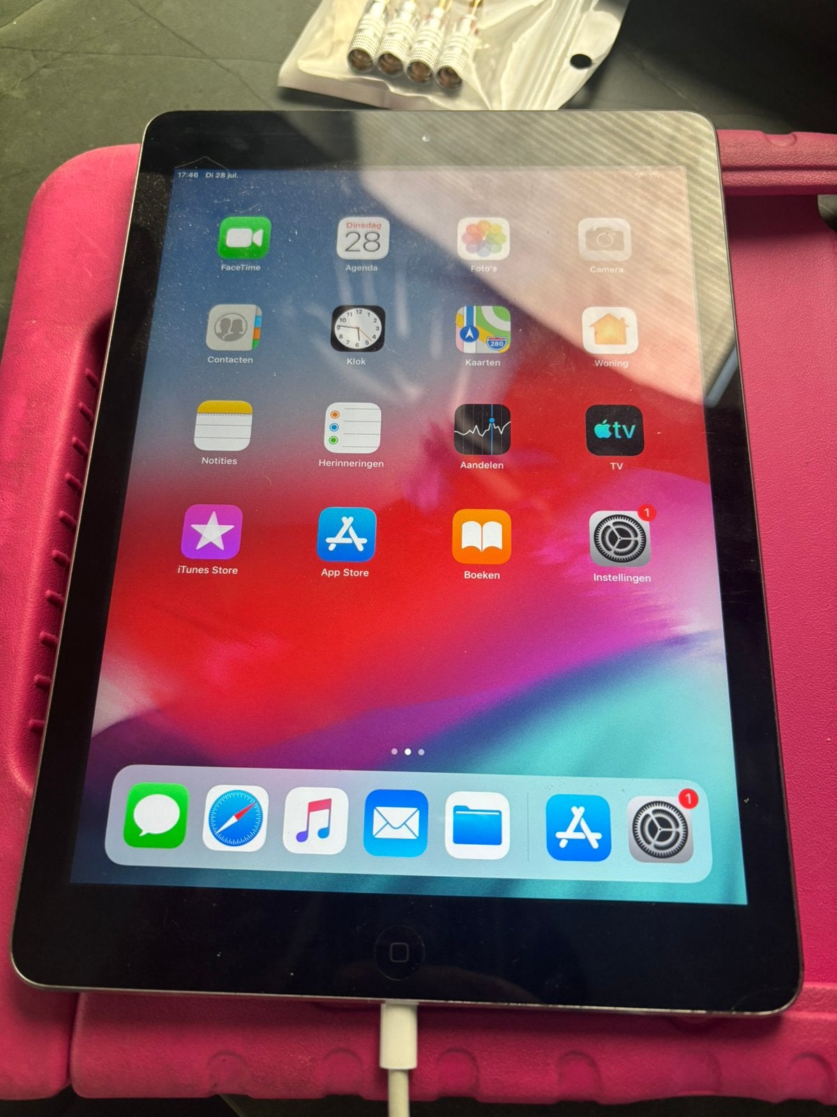 Apple ipad air gen 1, Computers en Software, Apple iPads, Ophalen of Verzenden, Zo goed als nieuw, 10 inch, Apple iPad Air
