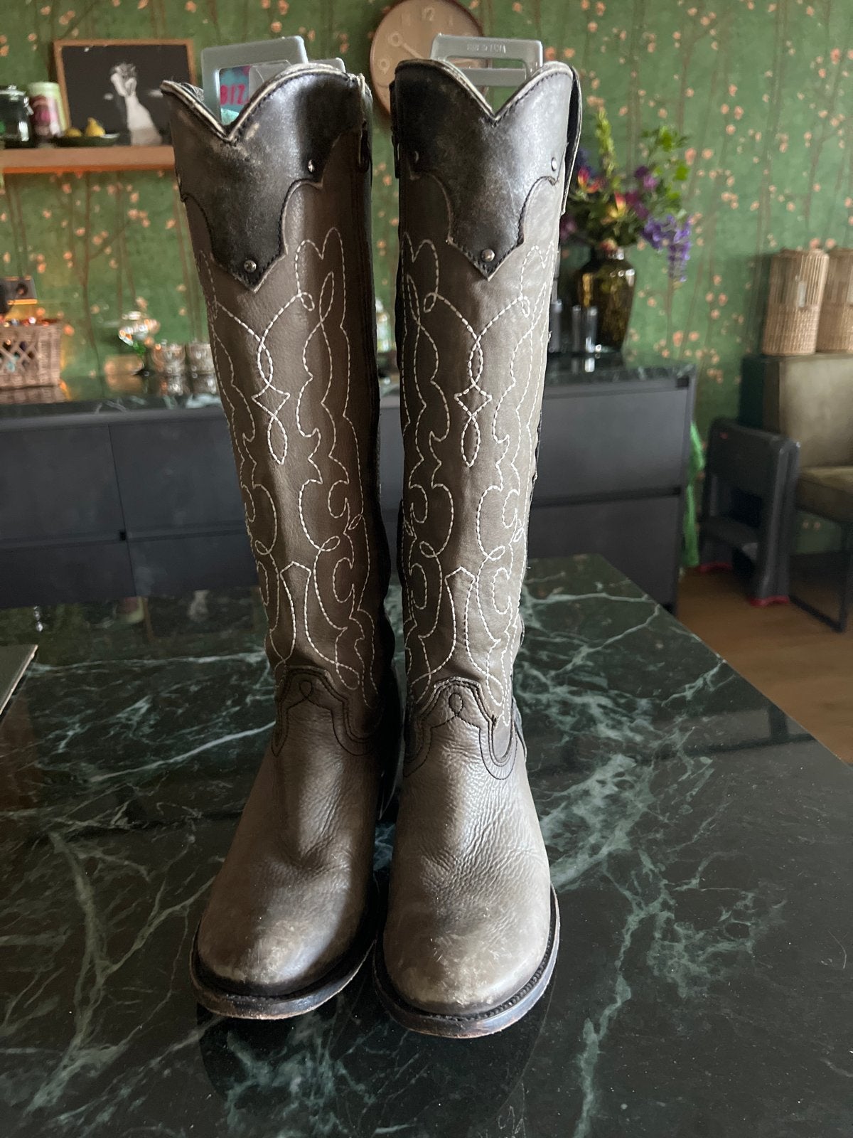 Stoere Corral cowboylaarzen met borduursel, Kleding | Dames, Ophalen, Hoge laarzen, Grijs, Gedragen