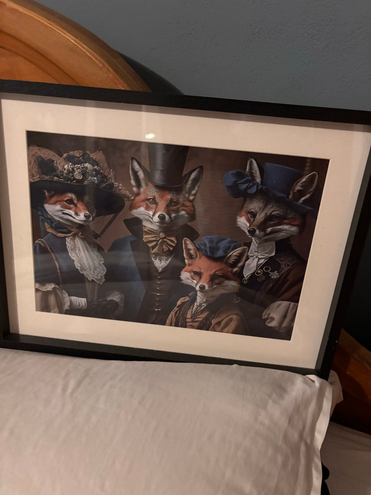 Schilderij 'Vosjes in Chique Kleren' met Houten Lijst, Ophalen of Verzenden, Hout, Achter glas, Dieren