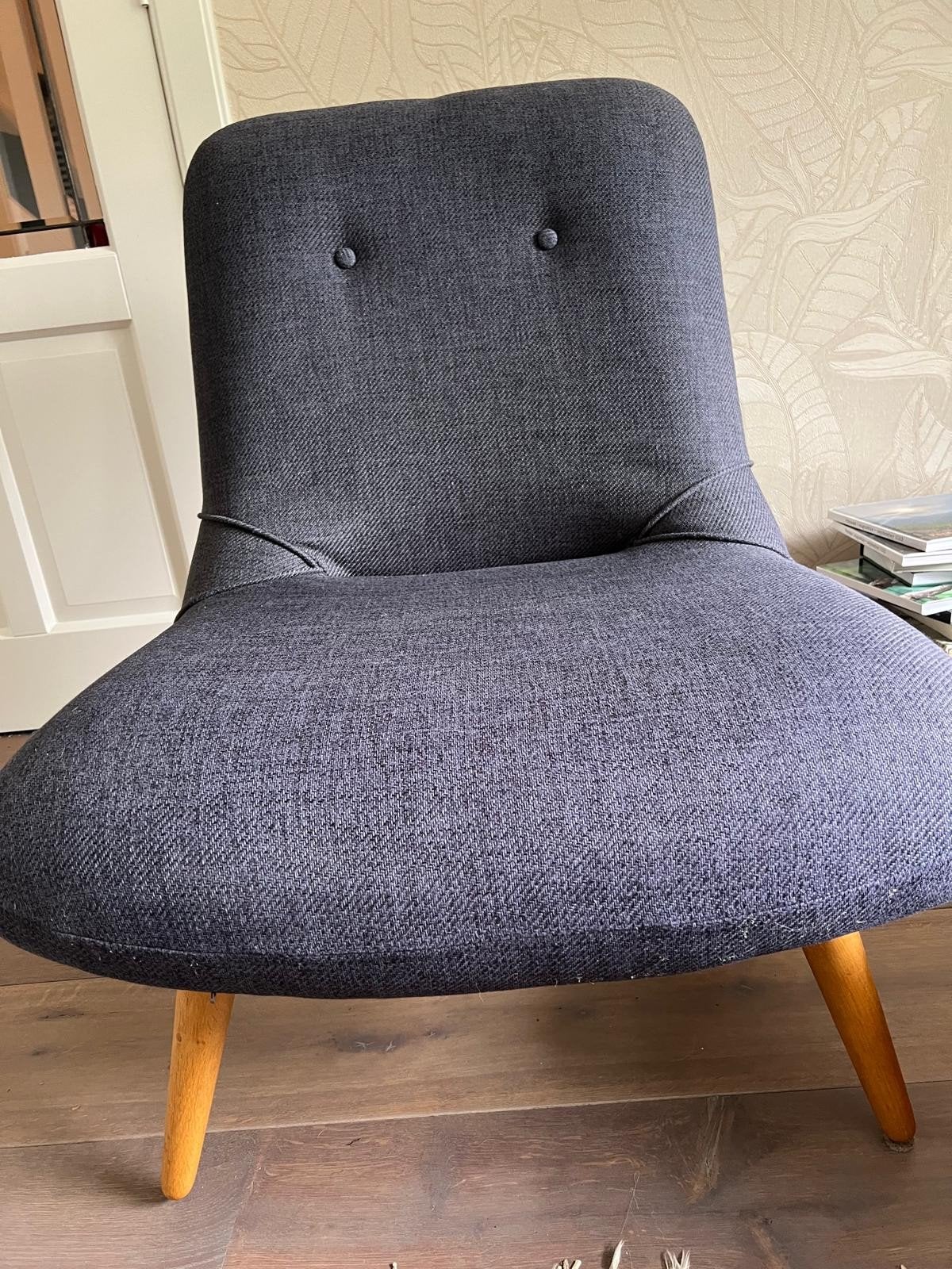 Comfortabele grijze stoffen stoel met houten poten Ochre+Red, Ophalen, Hout, Gebruikt, Modern, Scandinavisch