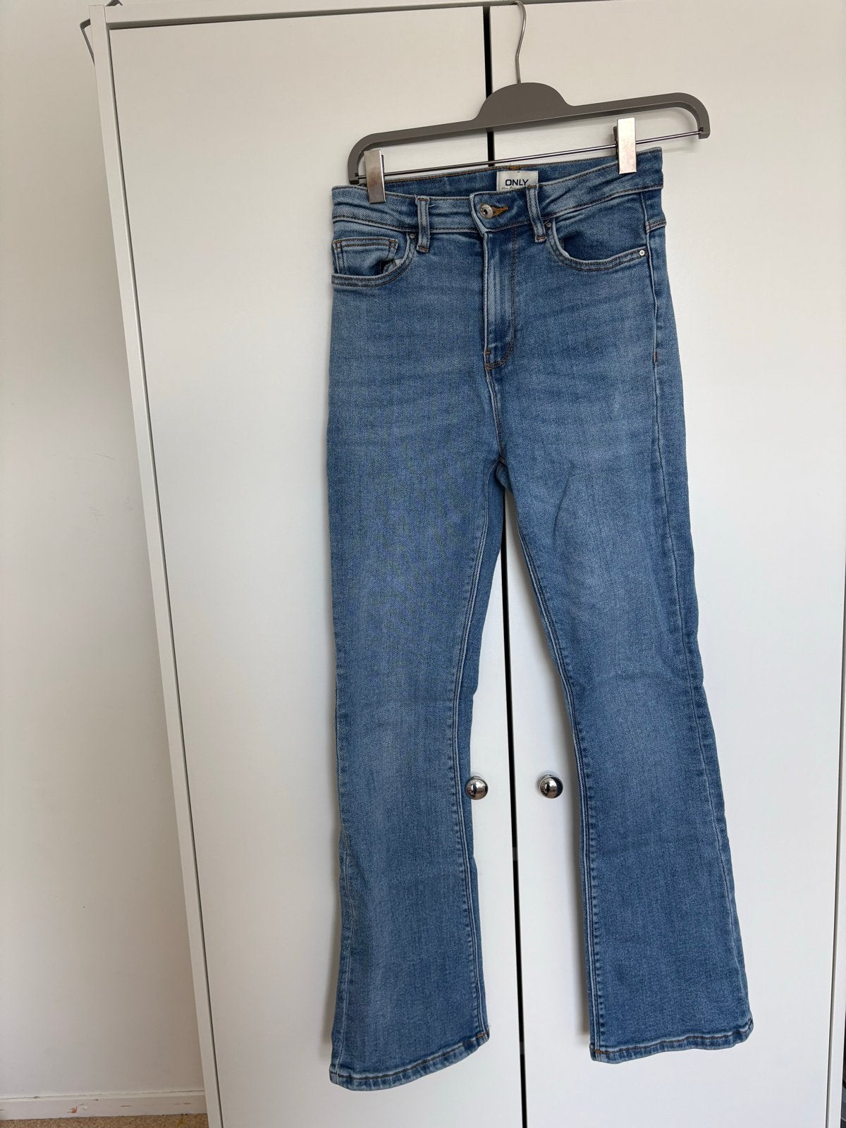 ONLY flared jeans maat W27/L30, Ophalen of Verzenden, Zo goed als nieuw, Blauw, W27 (confectie 34) of kleiner