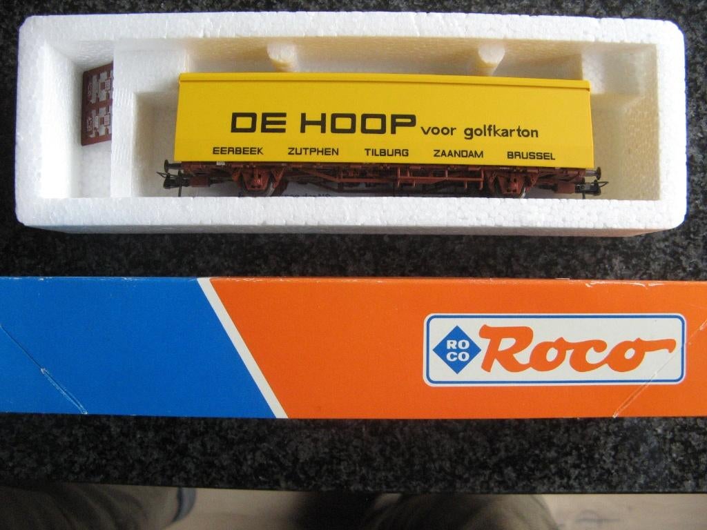 Roco 46311: zeilwagen voor vervoer golfkarton, Gelijkstroom, Wagon, Ophalen of Verzenden, Zo goed als nieuw