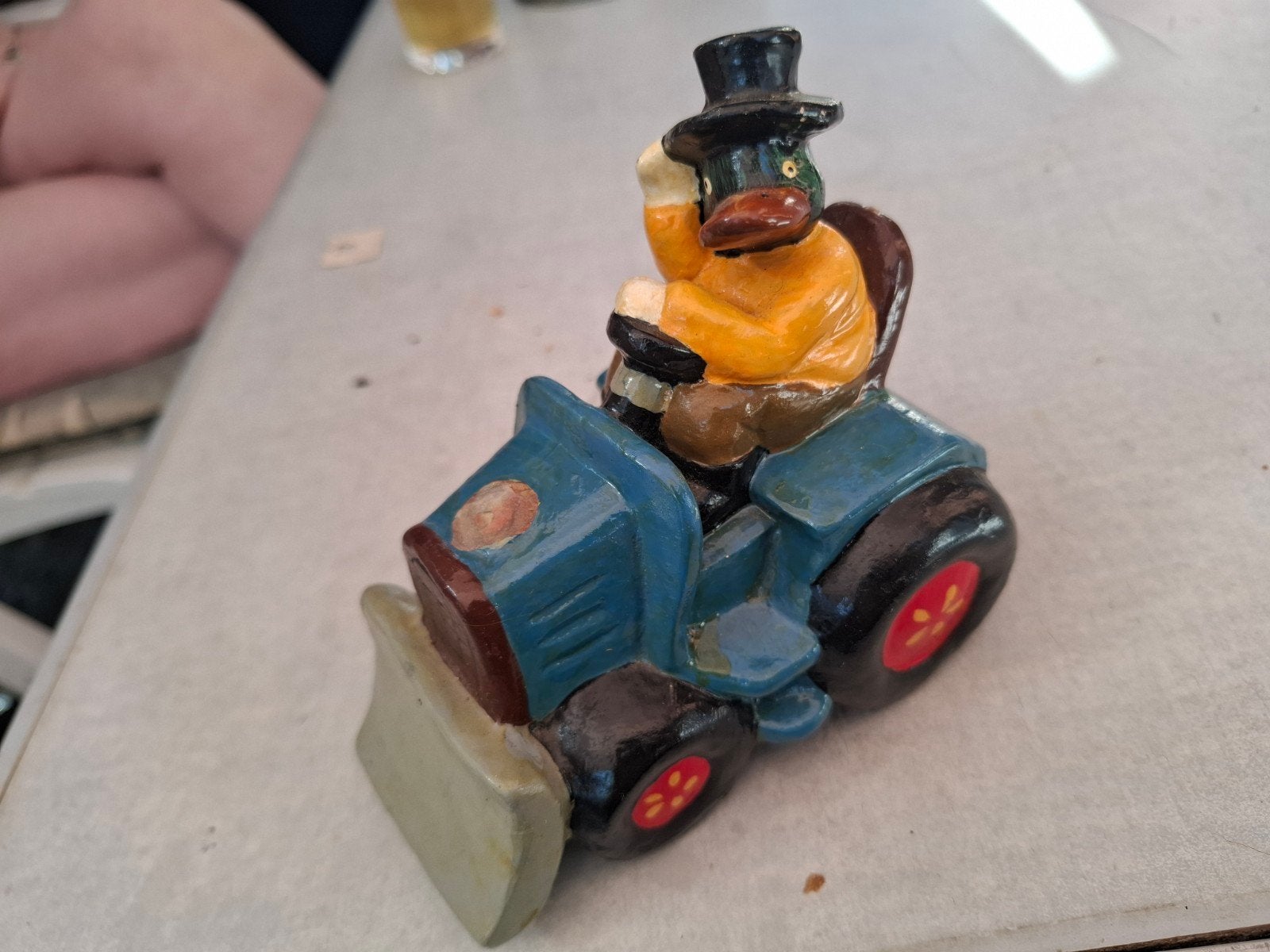 Spaarpot Eend op Tractor met Bier - Vintage Decoratie, Verzamelen, Spaarpotten, Ophalen of Verzenden