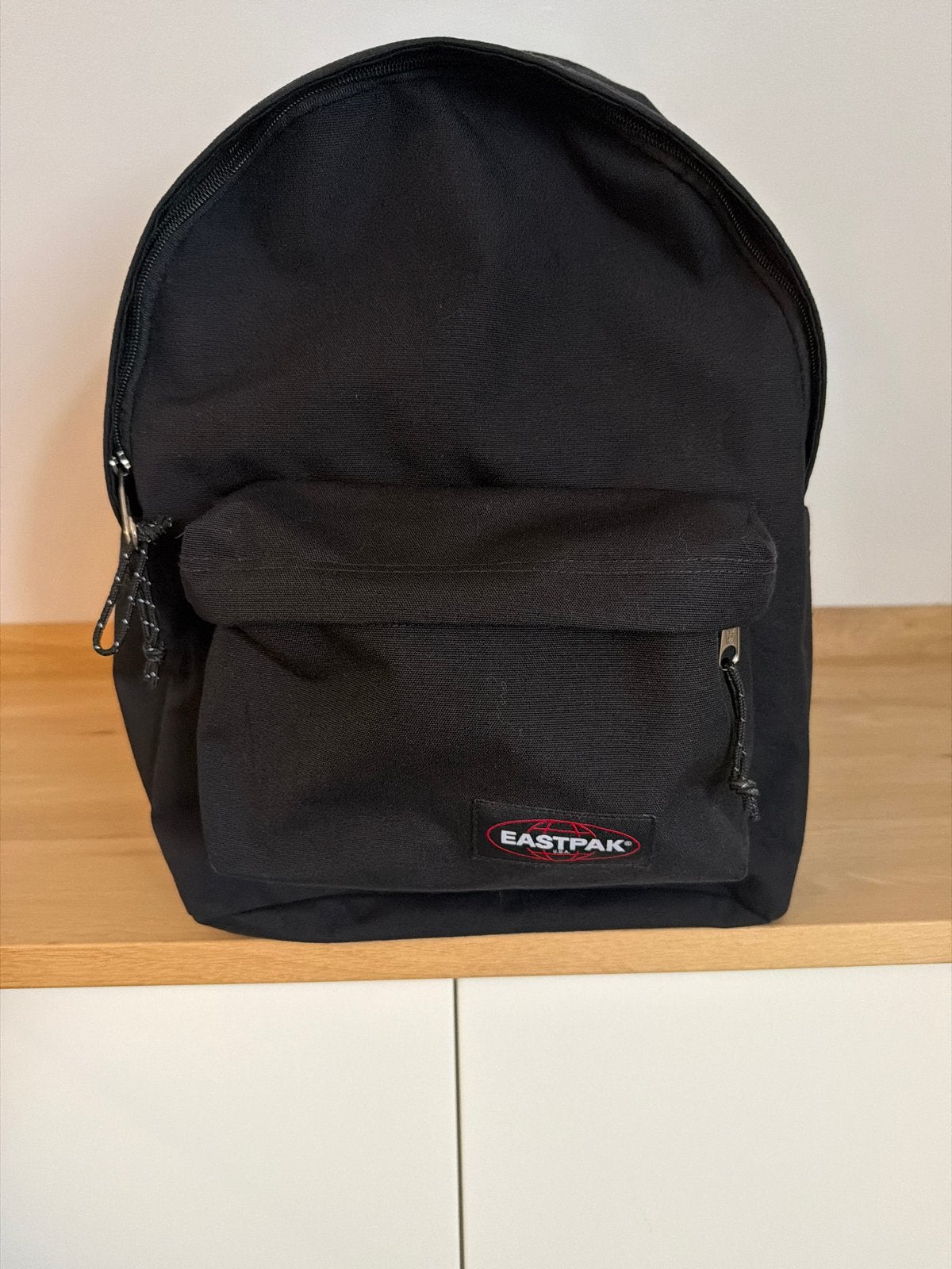 Eastpak rugzak zwart - Zo goed als nieuw, Sieraden, Tassen en Uiterlijk, Ophalen of Verzenden, Zo goed als nieuw, 25 tot 40 cm