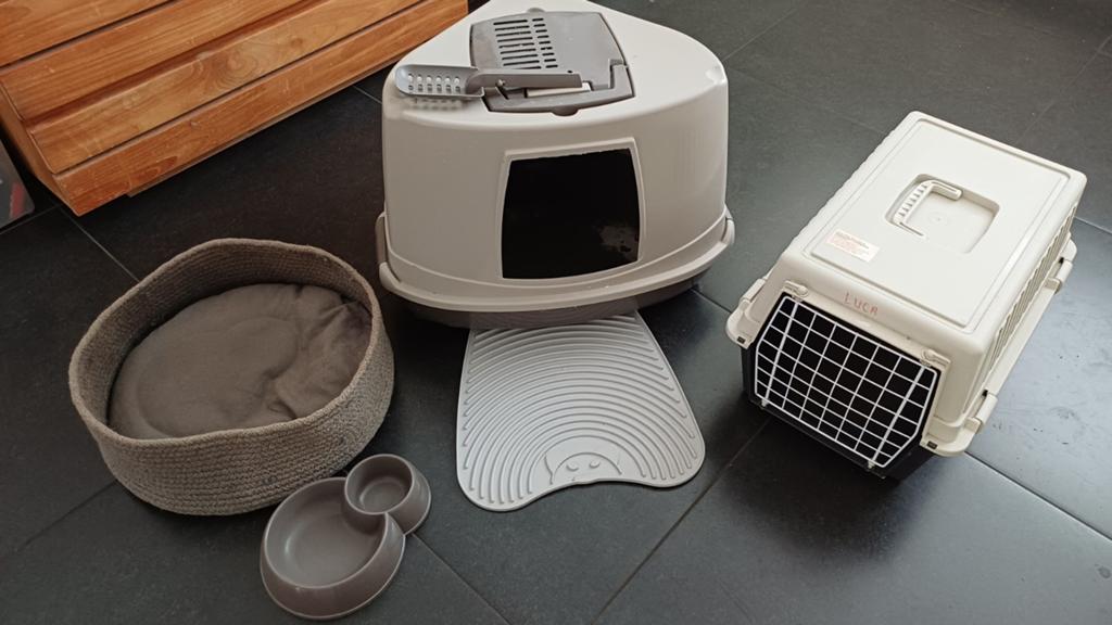 Complete set : Voerbak + kattenbak + mand + draagmand, Dieren en Toebehoren, Katten-accessoires, Ophalen
