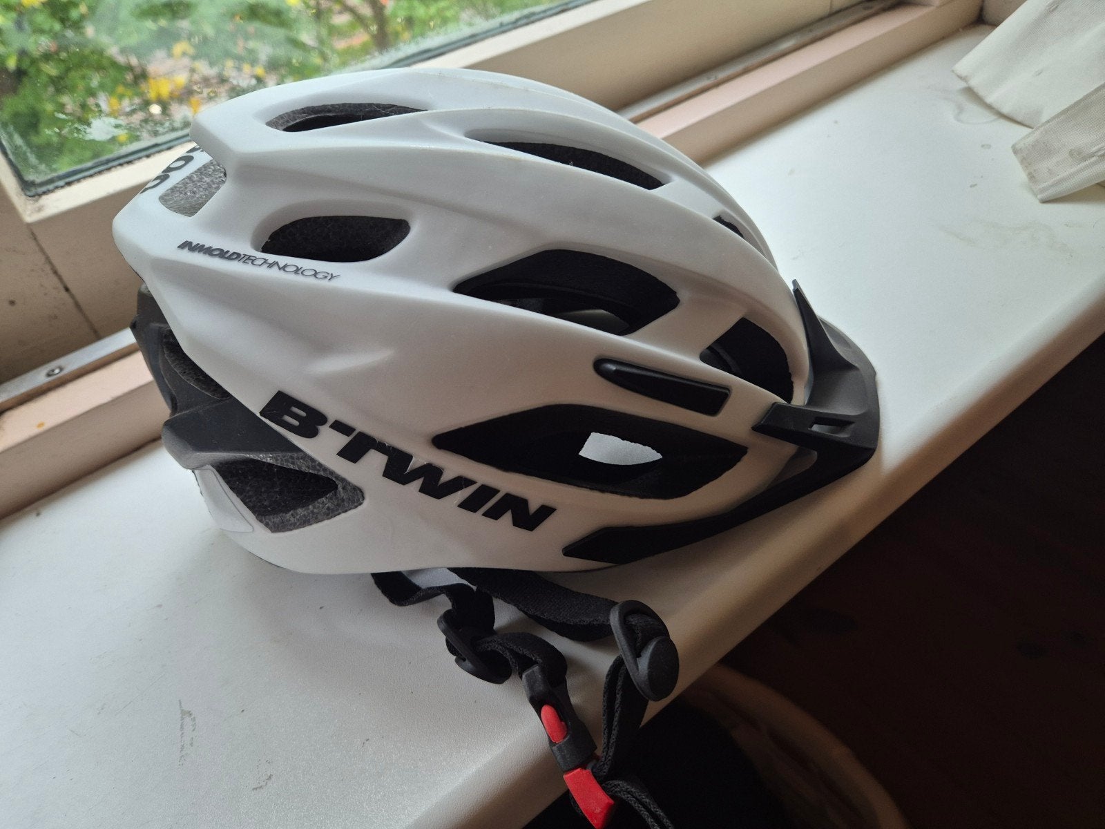 B-TWIN Fietshelm - Zo goed als nieuw, Ophalen of Verzenden, Zo goed als nieuw, B-TWIN