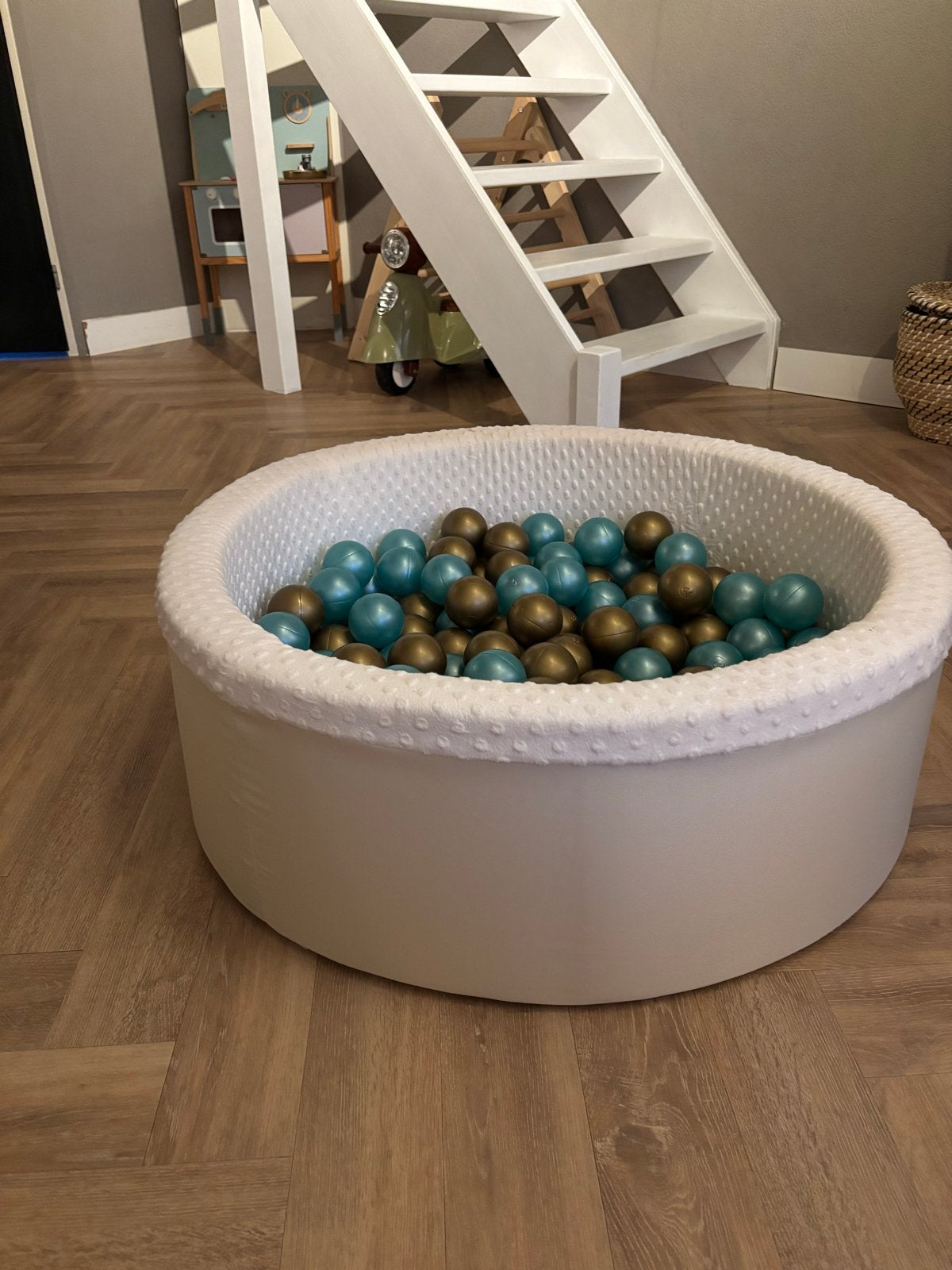 Ballenbak met ballen - Zo goed als nieuw, Ophalen, Zo goed als nieuw, Jongen of Meisje