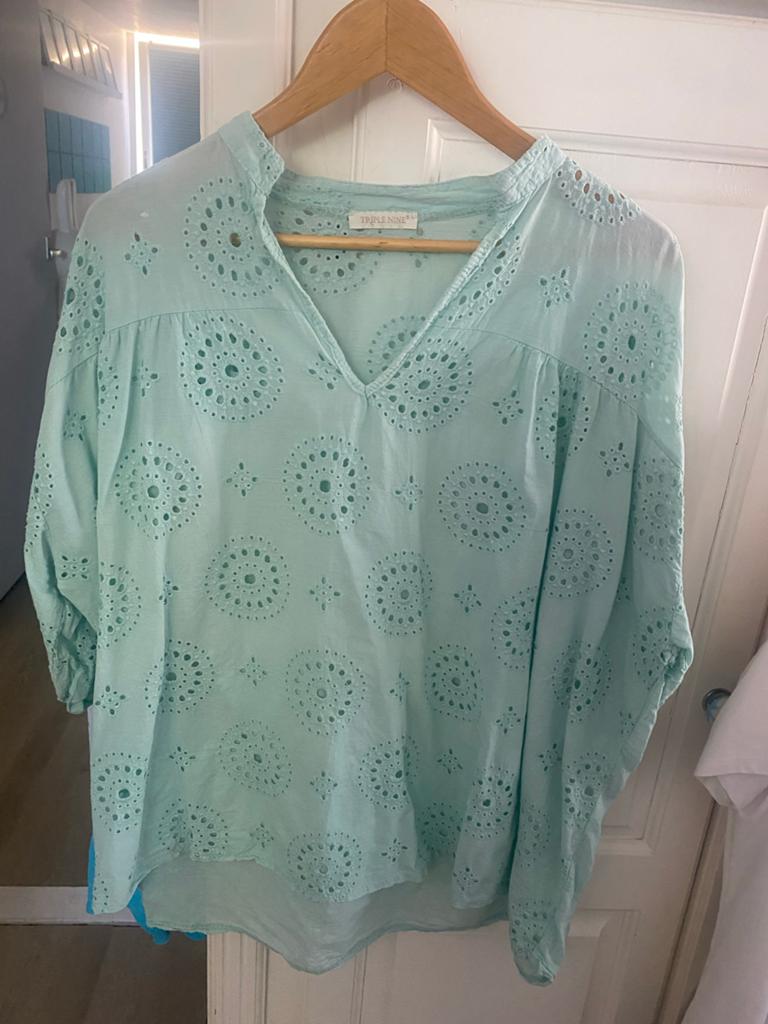 Lichtgroene blouse met opengewerkt patroon, Kleding | Dames, Ophalen of Verzenden, Zo goed als nieuw, Groen