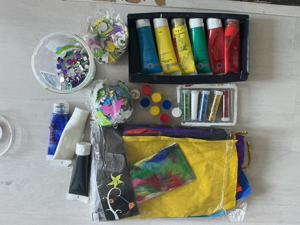 Restanten knutselspullen: verf, glitter, stickers en meer, Ophalen of Verzenden, Zo goed als nieuw