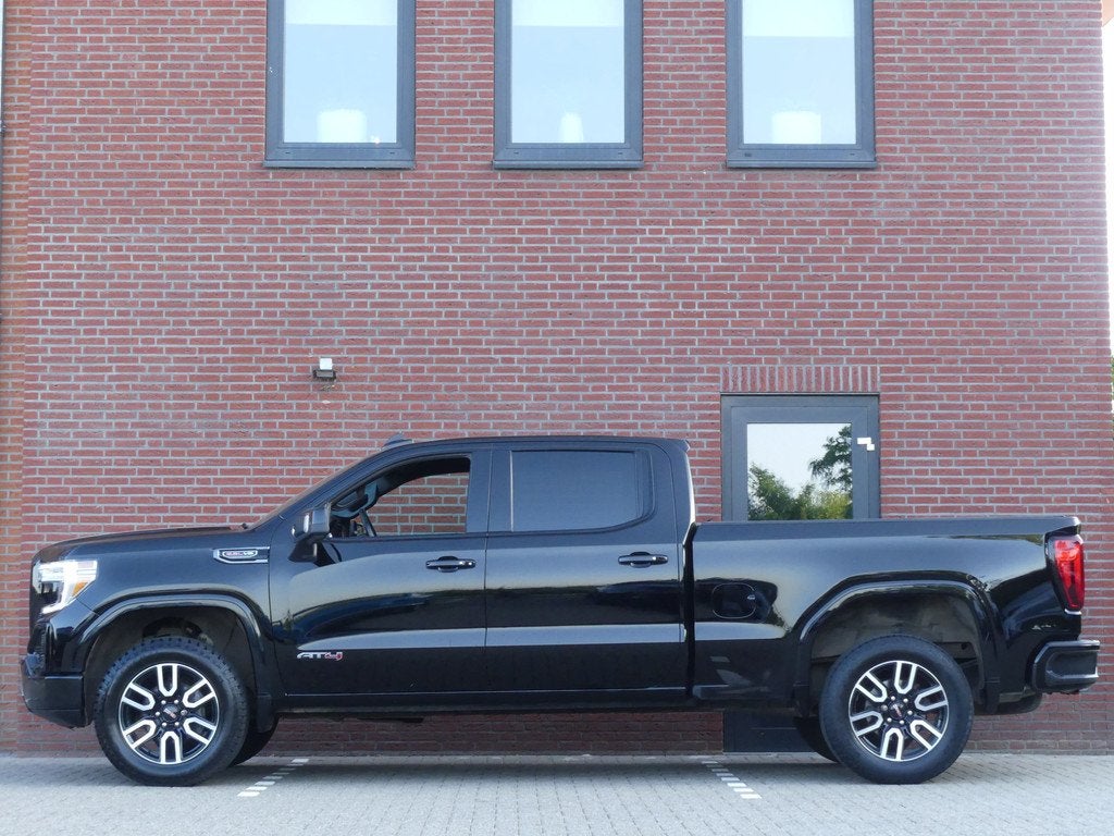 GMC Sierra 6.2 V8 AT4 LED/Leer/Camera 3500KG Trekgewicht, Automaat, Gebruikt, 426 pk, Zwart