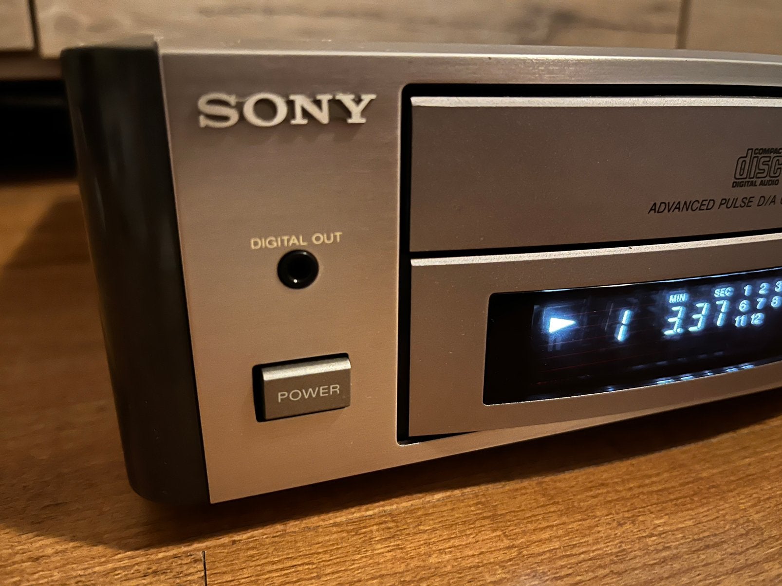 SONY CD Speler CDP-S1 / nog nieuw, Ophalen of Verzenden, Zo goed als nieuw, Sony
