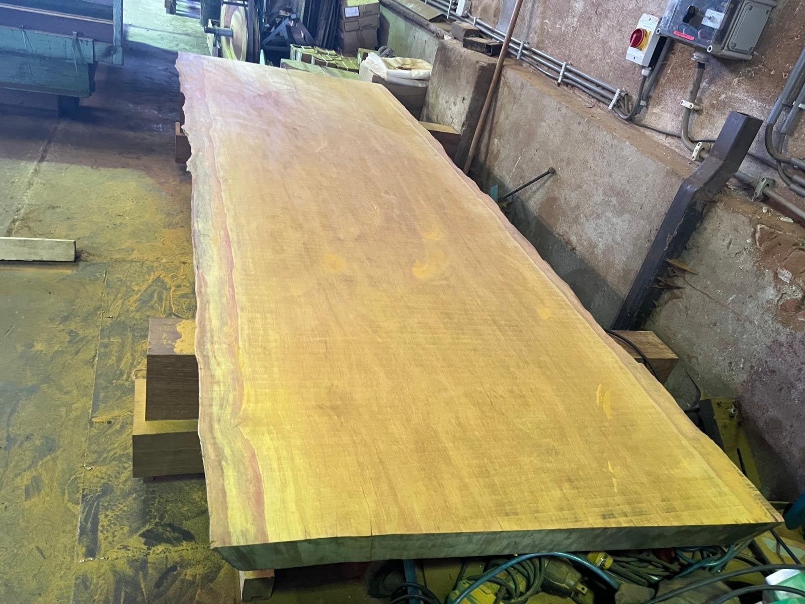 Massieve hardhouten Plank - Ideaal voor Tafelblad of Bar, Ophalen, Nieuw, 250 tot 300 cm, Plank