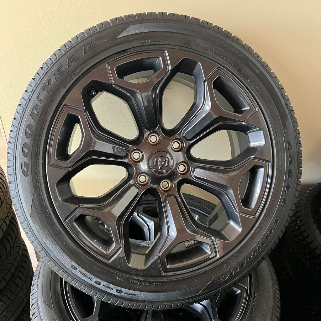 Dodge RAM banden en velgen 285/45/R22, Ophalen, Gebruikt, 285 mm, Overige maten