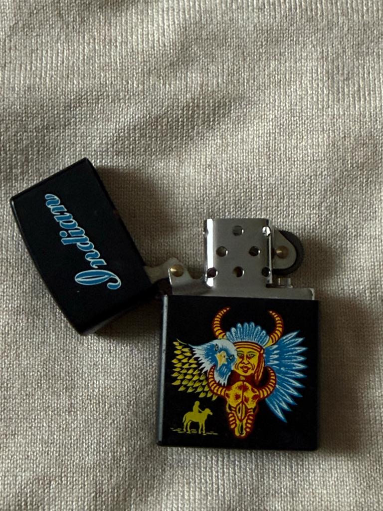 Vintage aansteker met indianenmotief, Ophalen of Verzenden, Gebruikt, Aansteker