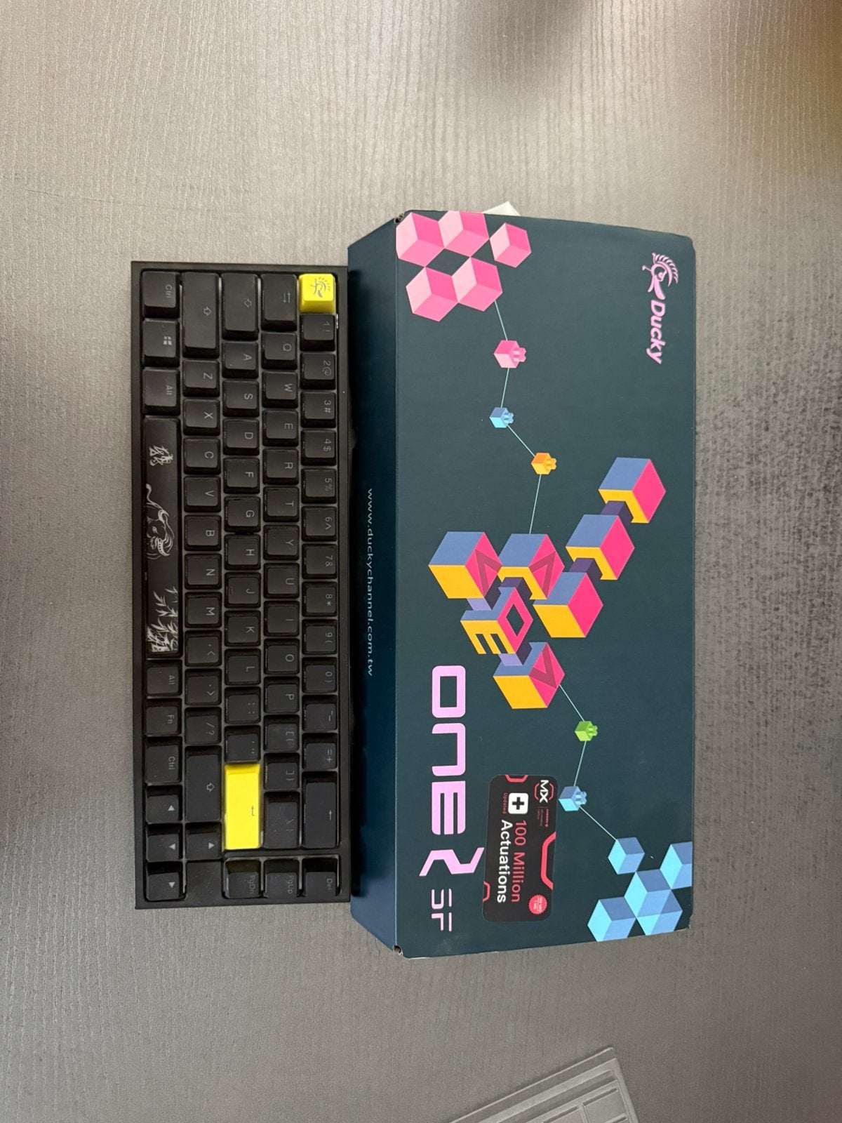 Ducky One 2 SF MX red switches mechanical keyboard, Ophalen of Verzenden, Zo goed als nieuw