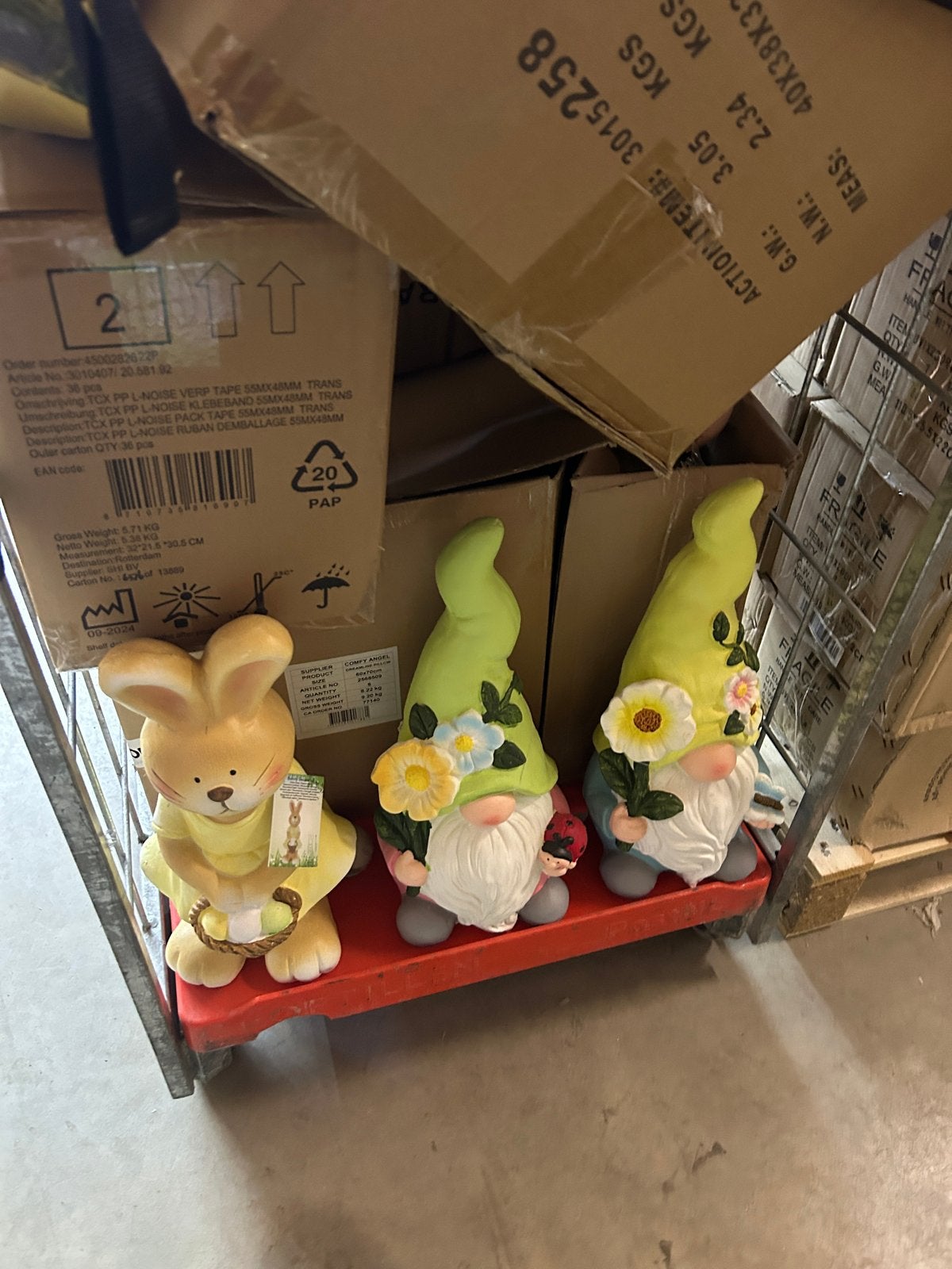 Rolkar met stenen beeldjes: tuinkabouters, konijn, citroenhu, Ophalen, N, Meerkleurig, N