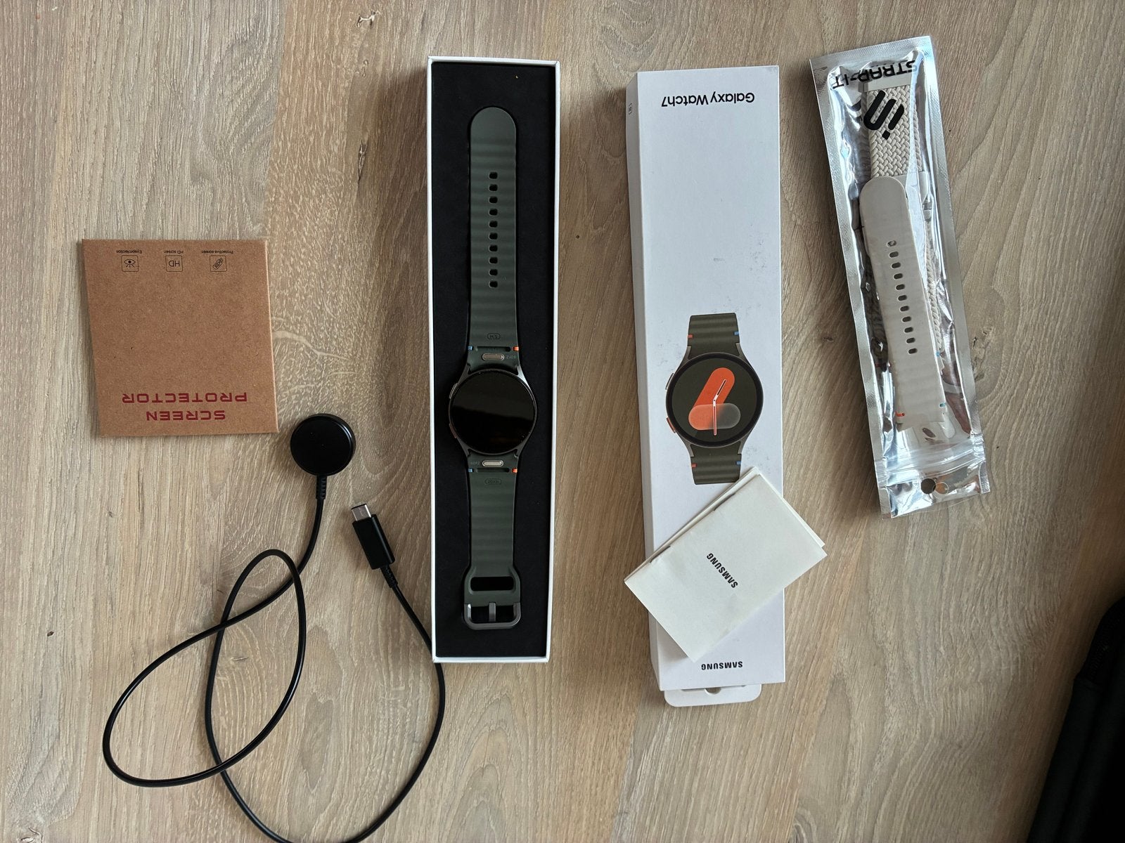 Samsung Galaxy Watch 7 met extra bandjes en beschermglas, Hartslag, Nieuw, Ophalen of Verzenden, Waterdicht