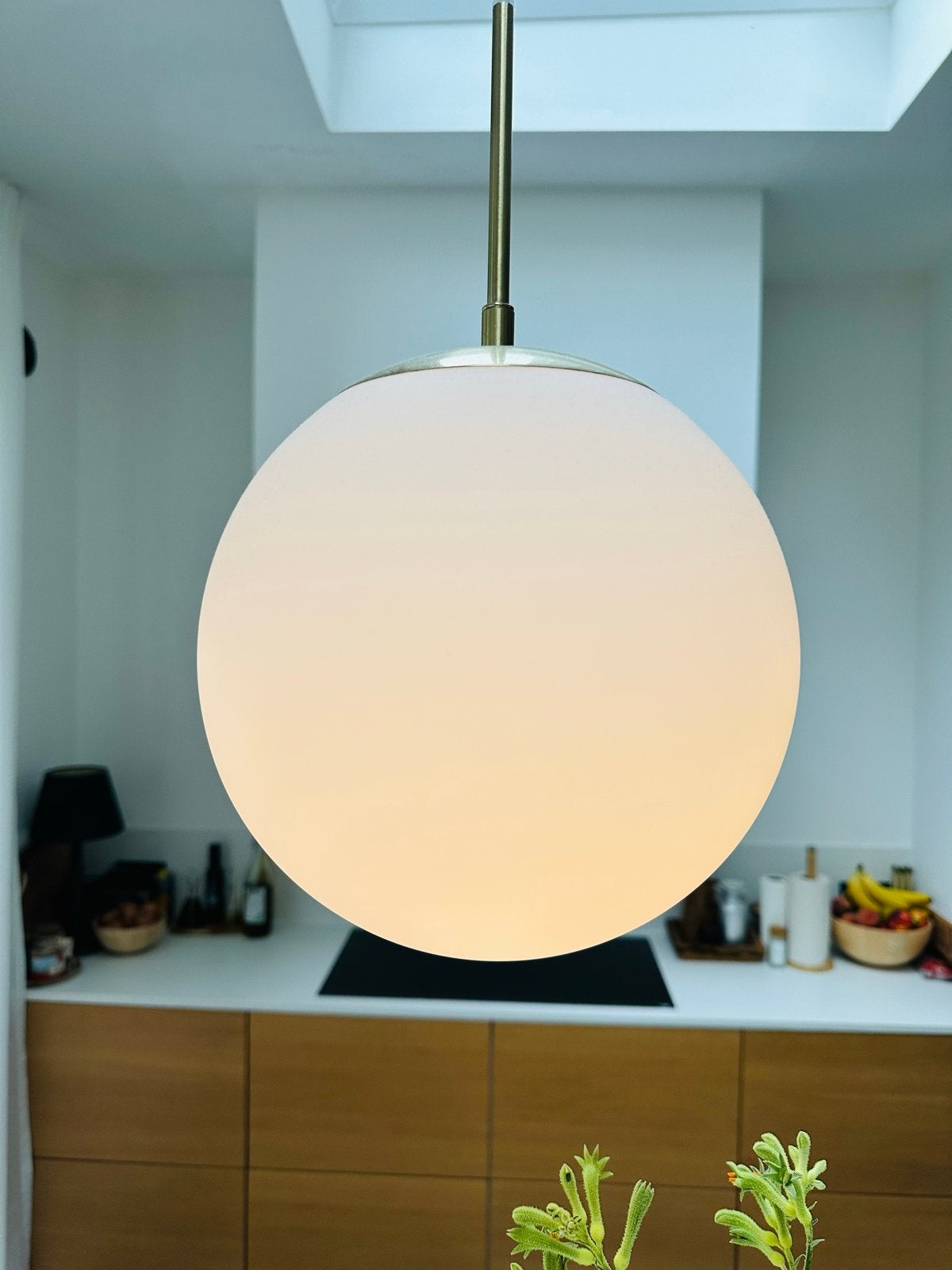 Dimbare hanglamp met opalen glazen bol, Ophalen, Zo goed als nieuw, Glas, E27 (groot)