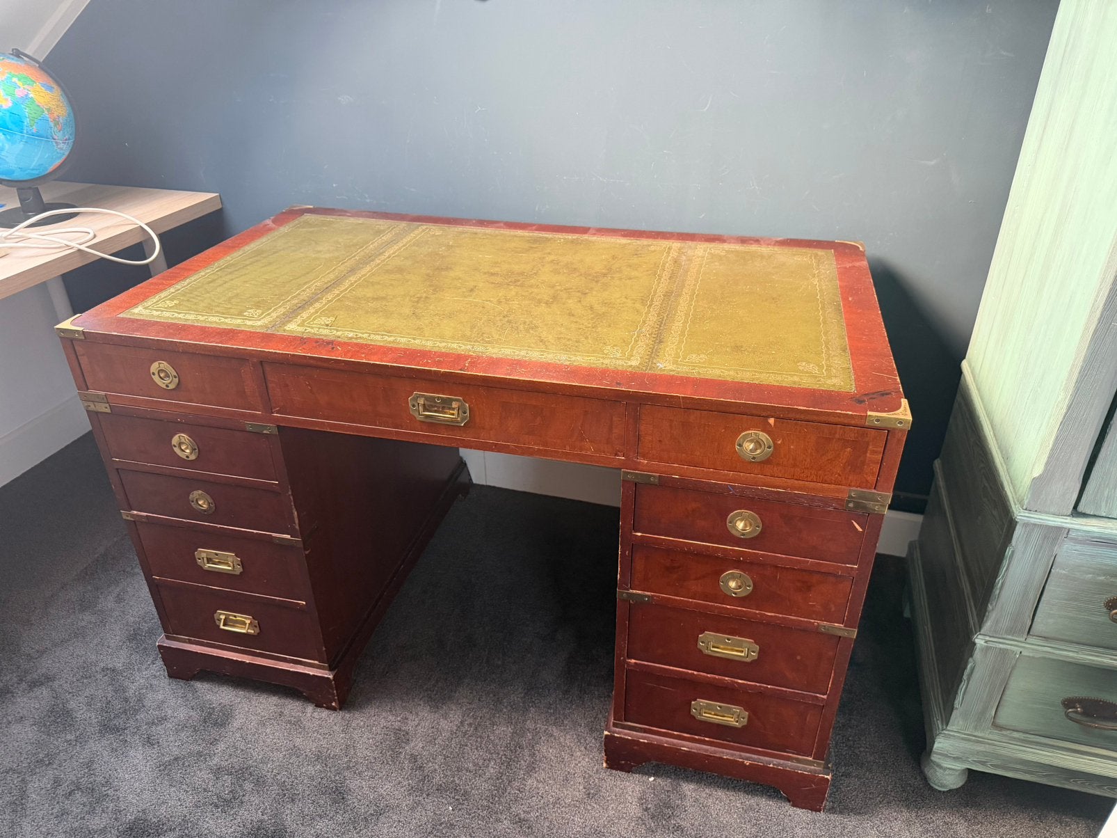 Klassiek Engels bureau met leren blad – compact formaat, Ophalen