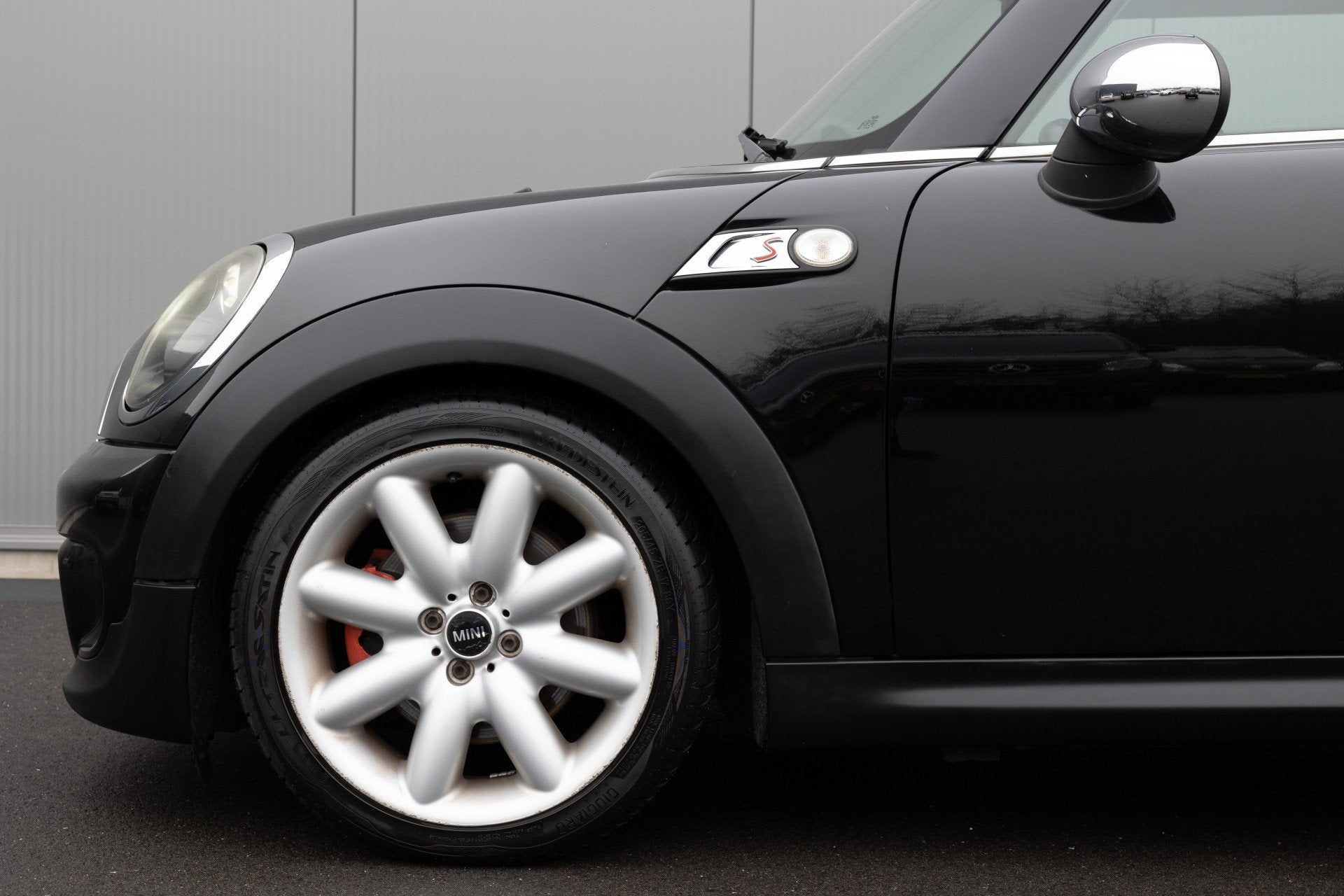 MINI Mini 1.6 Cooper S | 175 PK | LEDER | PANO | NAVI | STOE, Voorwielaandrijving, Gebruikt, Zwart, 4 cilinders