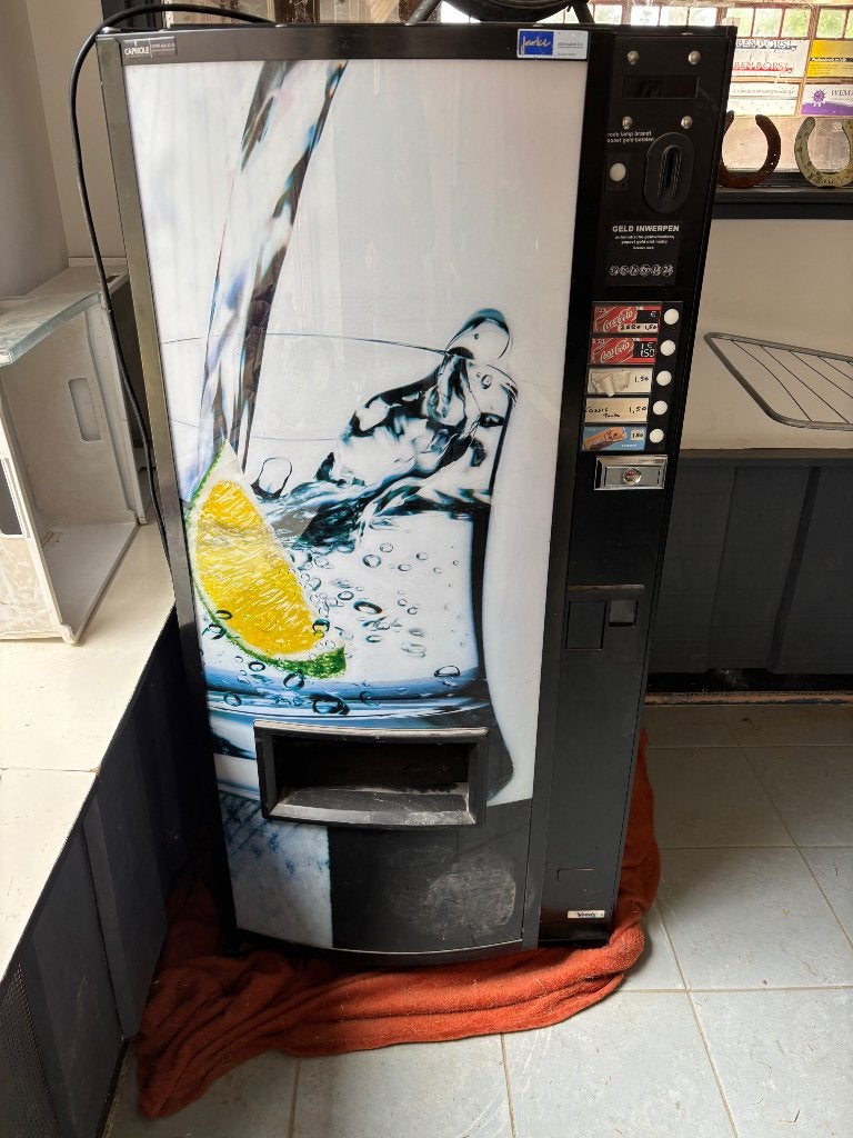 Frisdrank automaat, Ophalen, Gebruikt