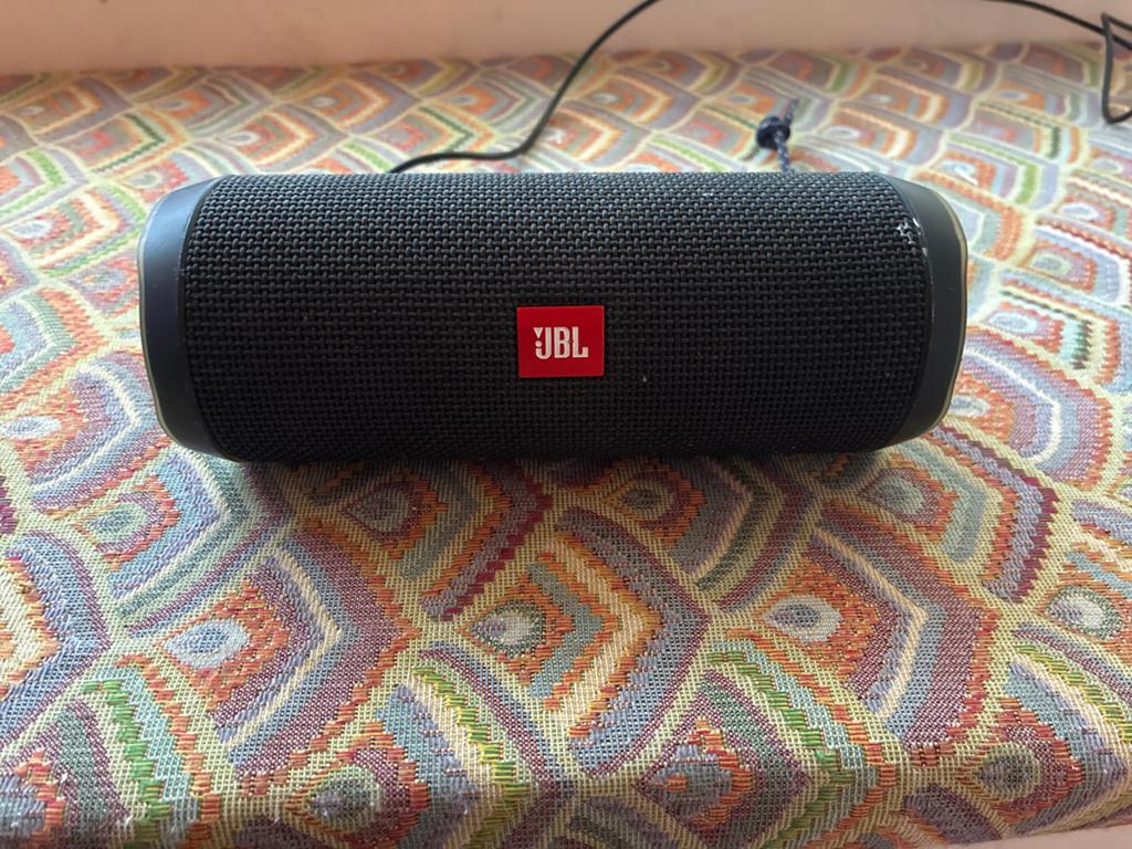 JBL Flip 4 - Geluid kraakt, lage batterijconditie, Audio, Tv en Foto, Luidsprekers, Ophalen of Verzenden, Gebruikt, Overige typen