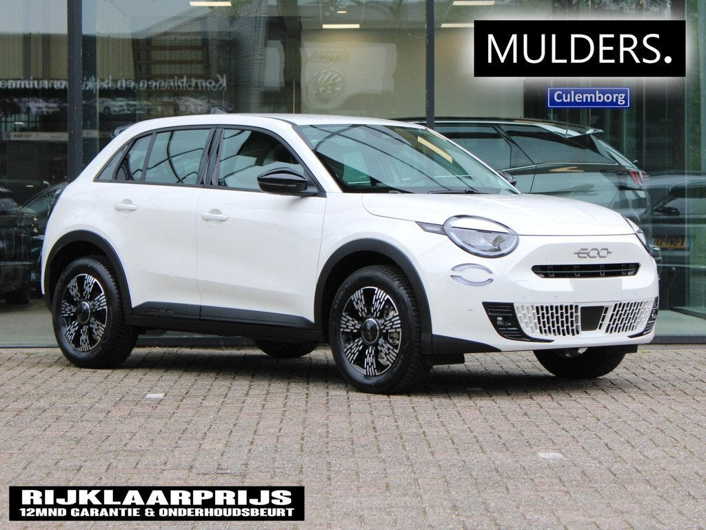 Fiat 600 HYBRID 110 ICON VOORRAAD KORTING, Auto's, 12 maanden, Stof, Euro 6, 1199 cc