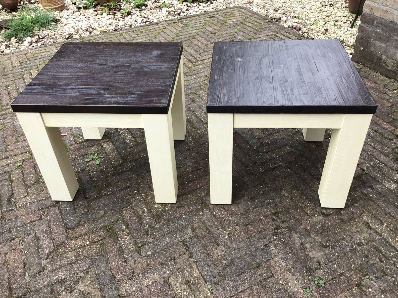 2 houten bijzettafels, Minder dan 55 cm, Vierkant, Zo goed als nieuw, Ophalen