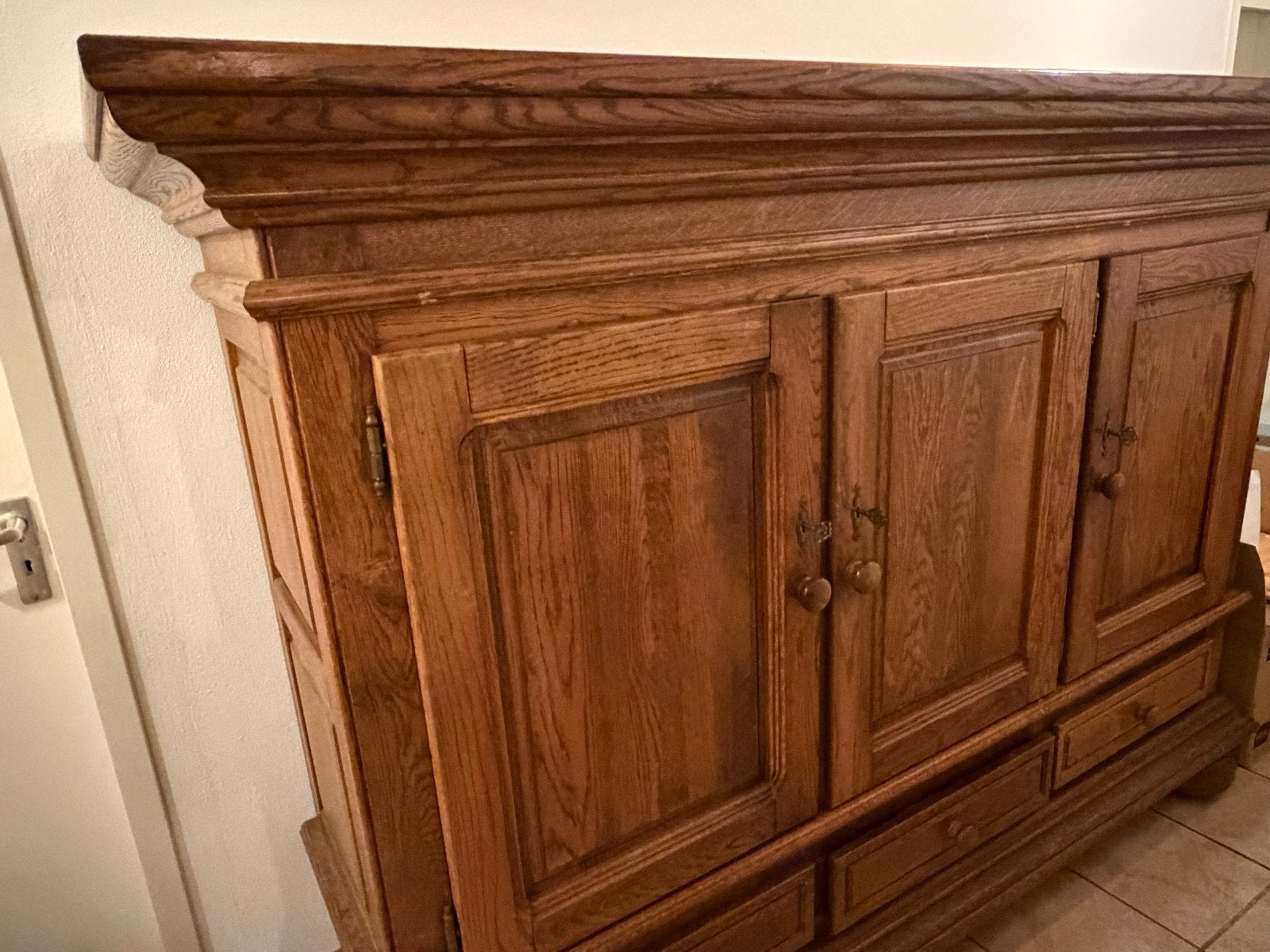 Massief eiken dressoir/kast met 3 deuren en 3 lades, Antiek en Kunst, Antiek | Meubels | Kasten, Ophalen